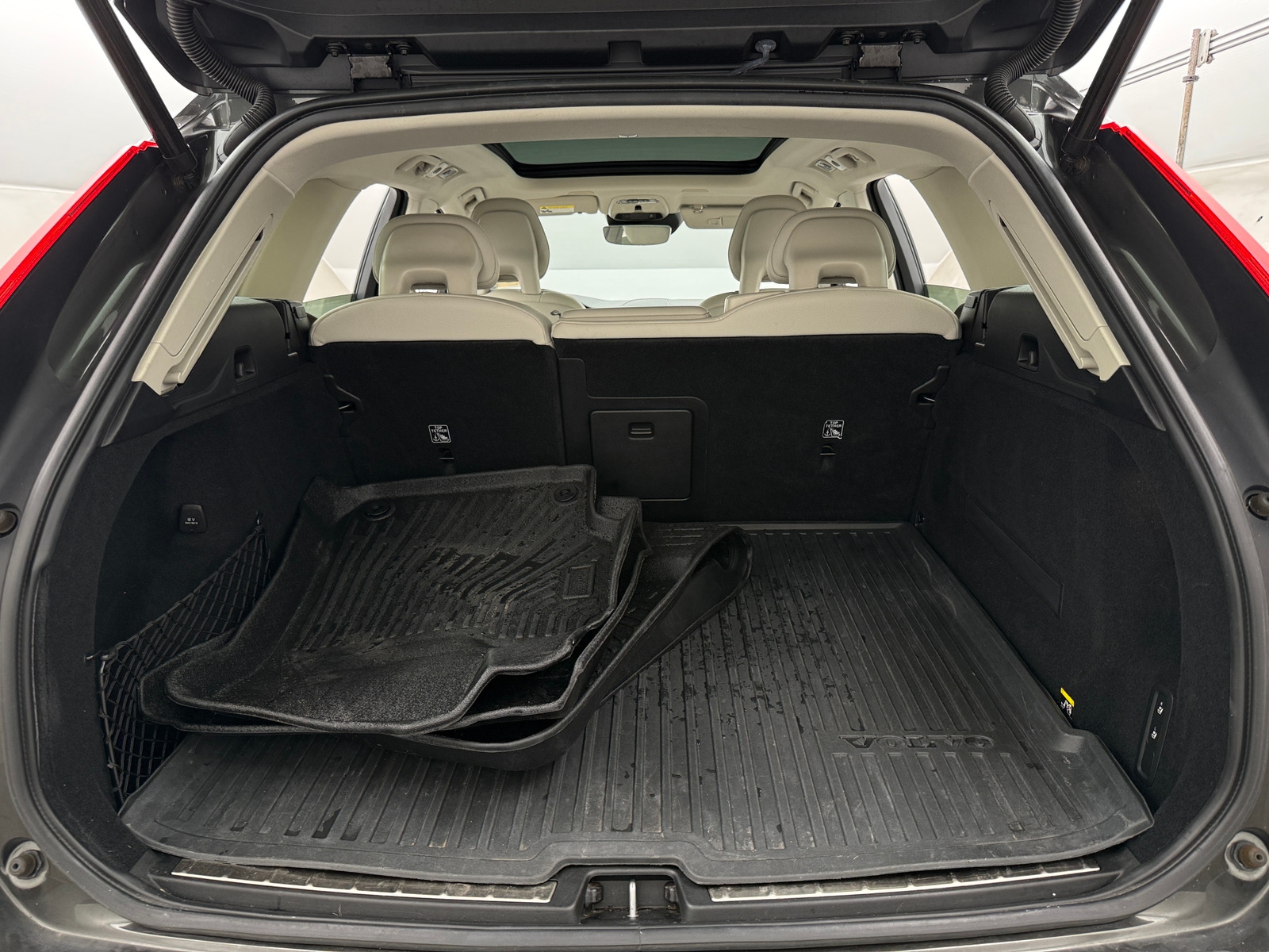 Thumbnail: 2019 Volvo XC60 - 6