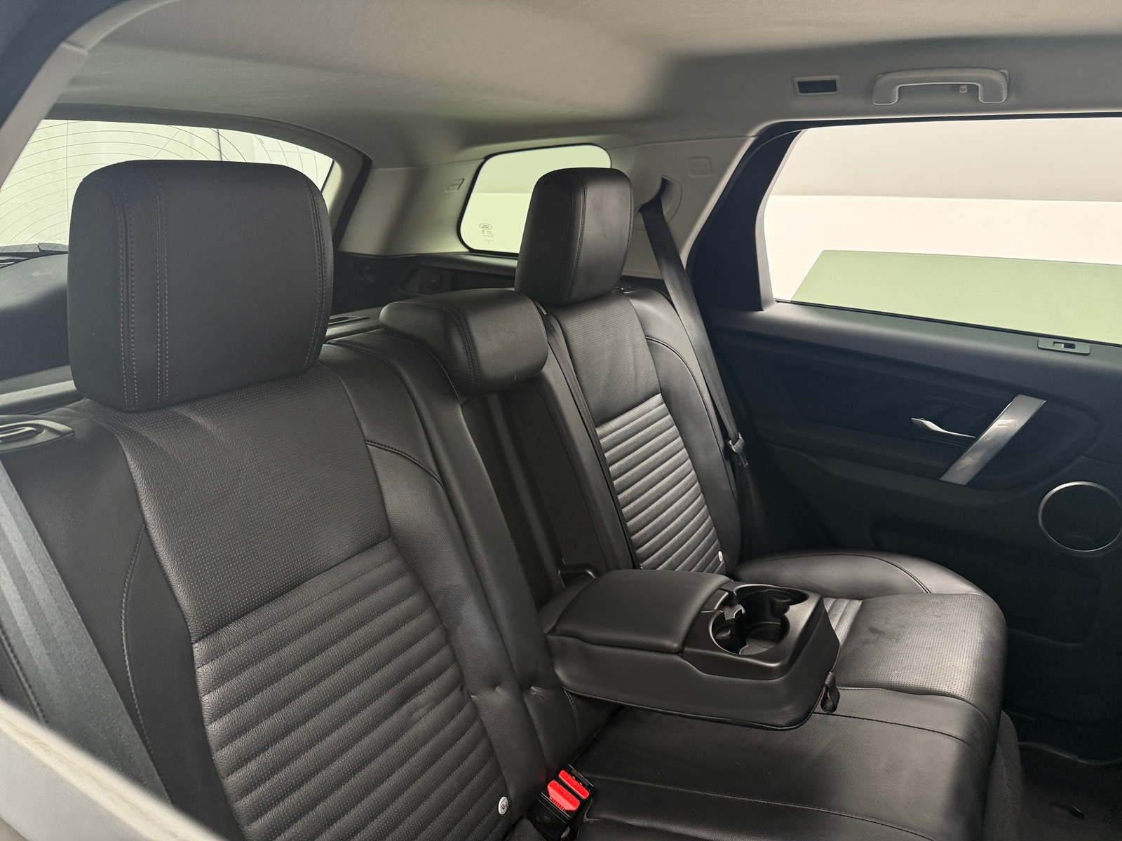 Thumbnail: 2023 Land Rover Discovery Sport - 6
