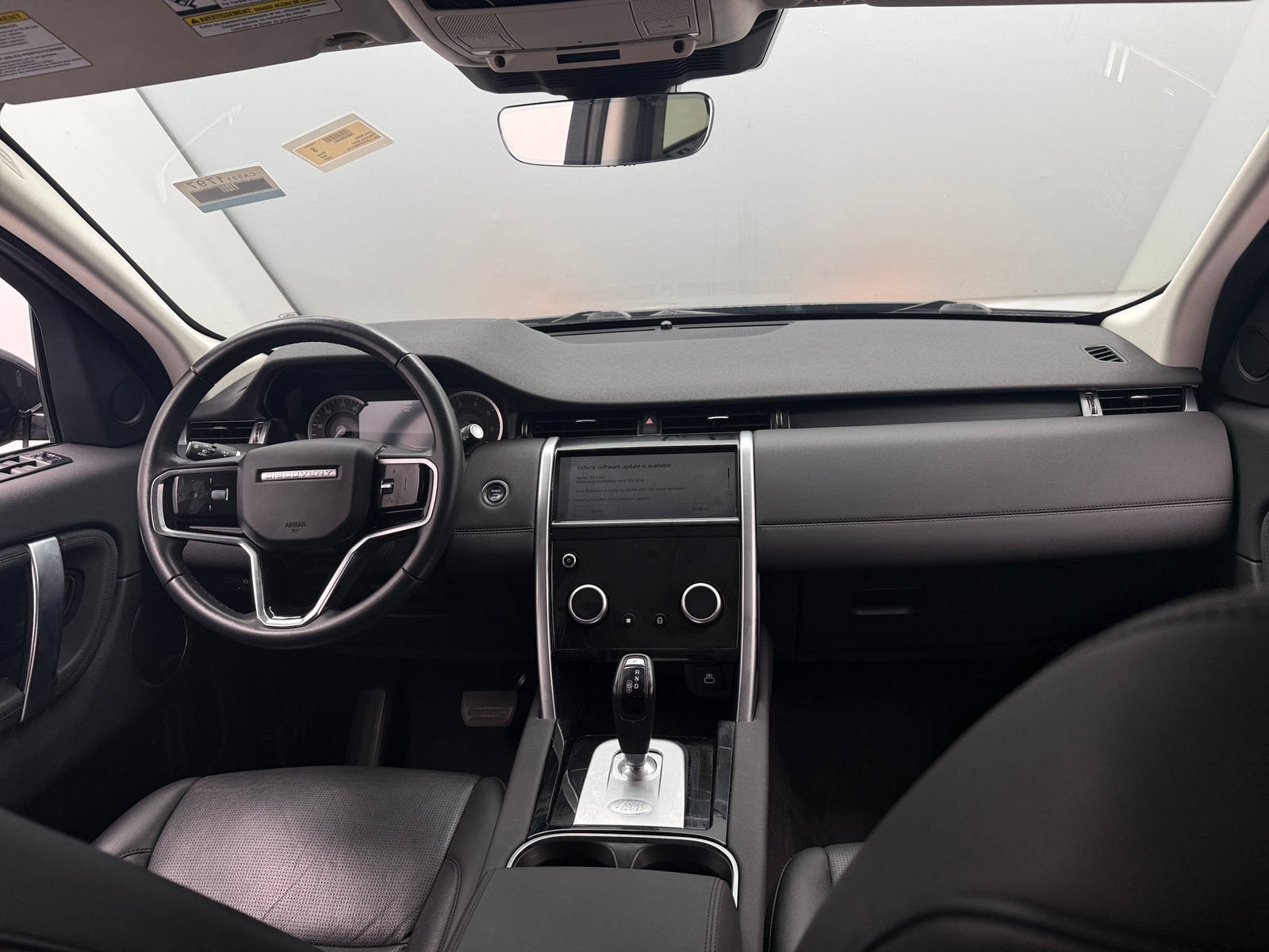 Thumbnail: 2023 Land Rover Discovery Sport - 3
