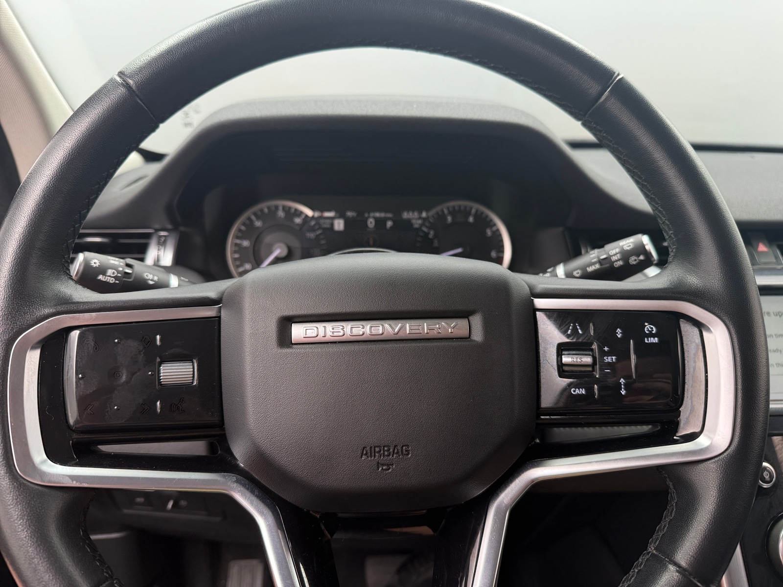 Thumbnail: 2023 Land Rover Discovery Sport - 5