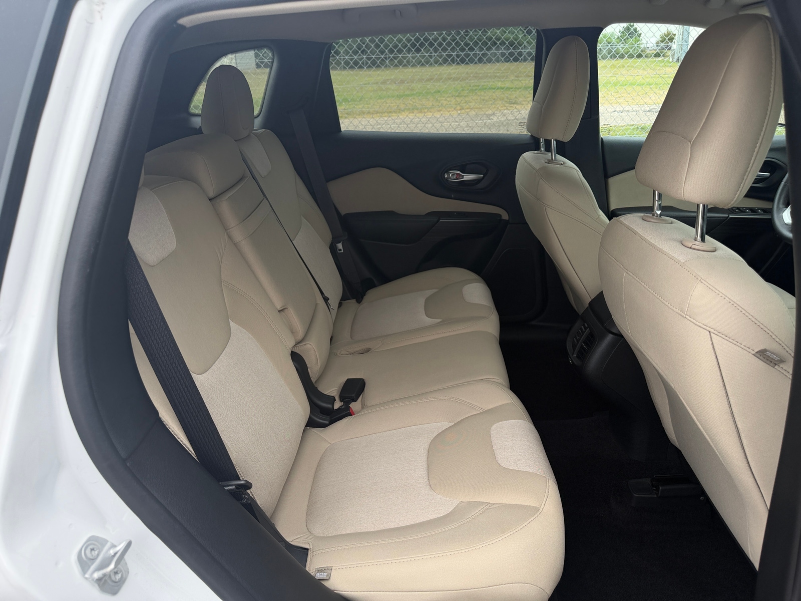 Thumbnail: 2016 Jeep Cherokee - 6