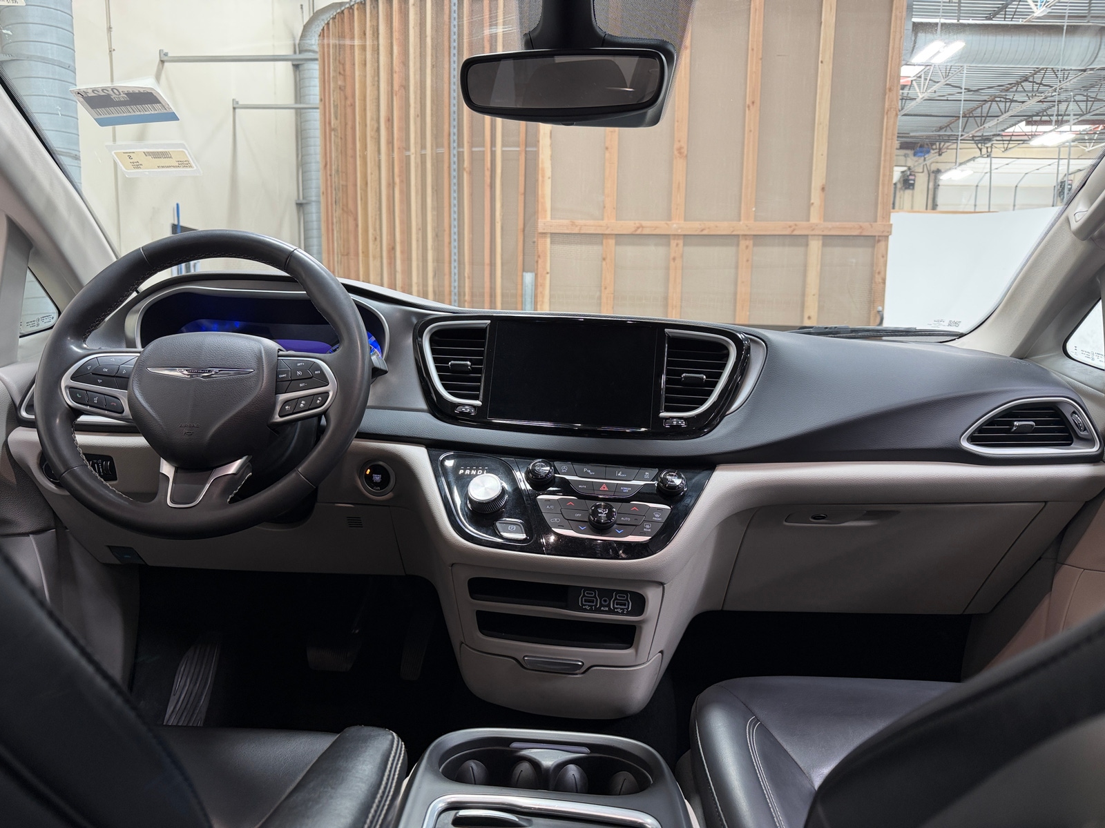Thumbnail: 2023 Chrysler Pacifica - 2