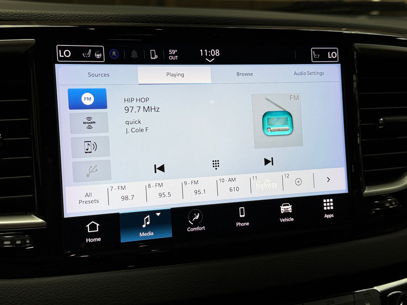 Thumbnail: 2023 Chrysler Pacifica - 3