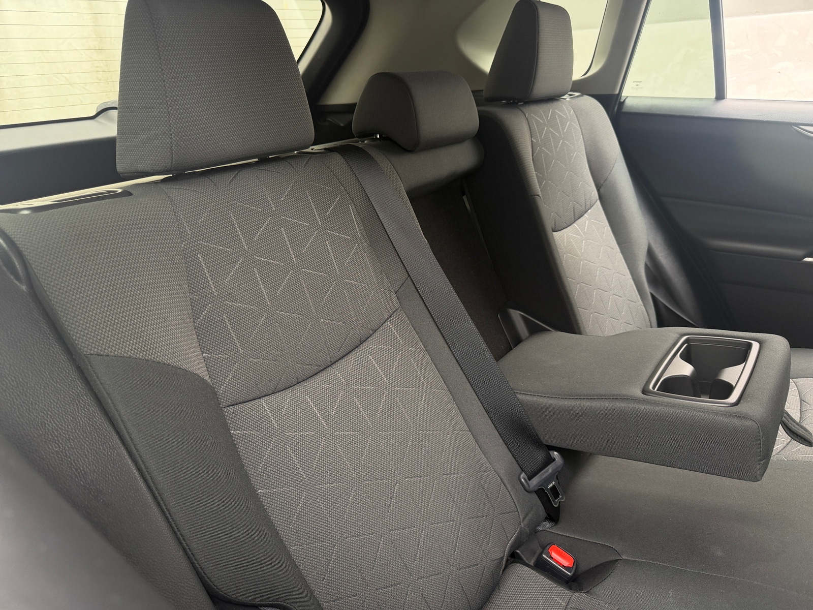 Thumbnail: 2021 Toyota RAV4 - 6