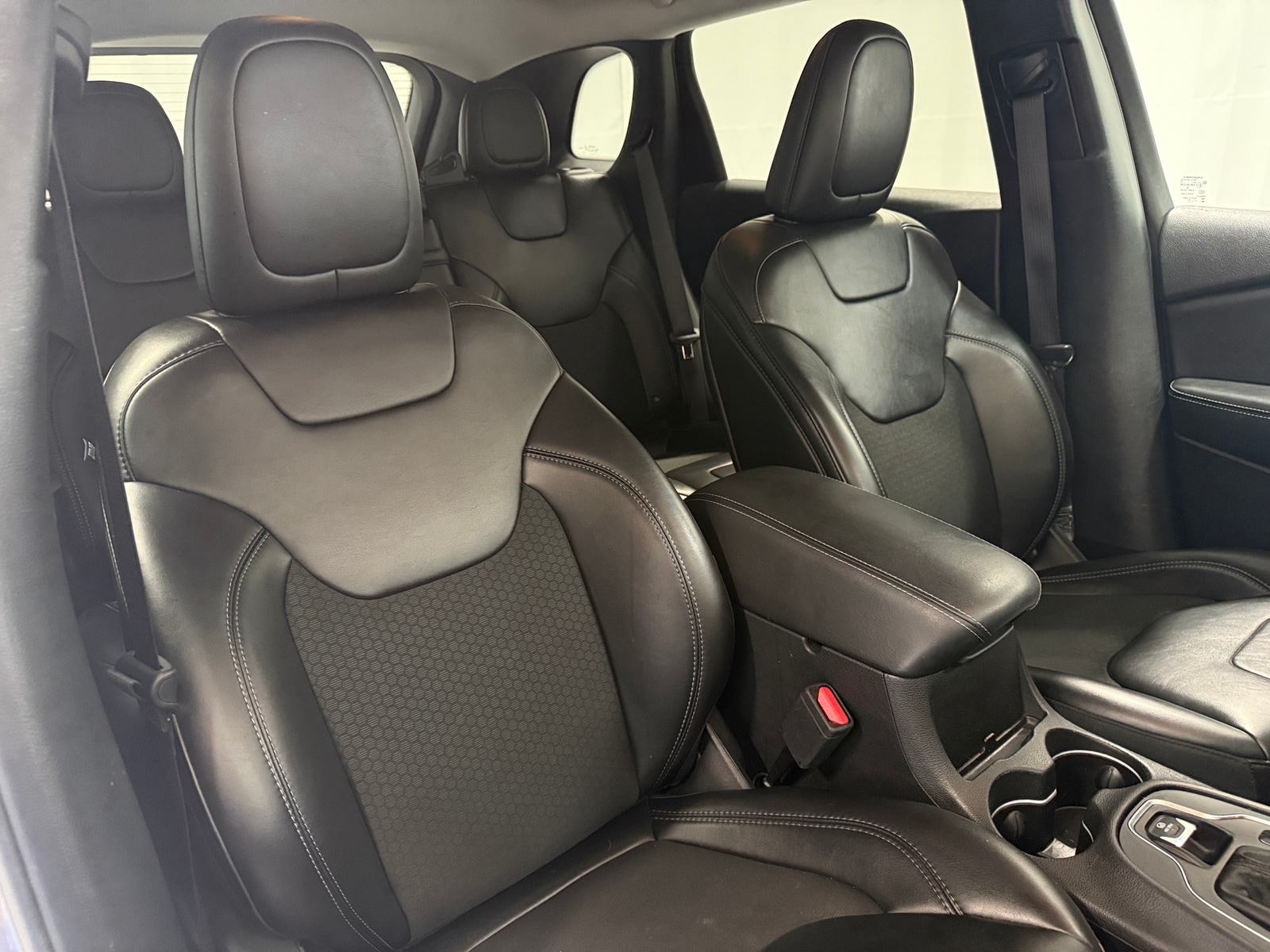 Thumbnail: 2019 Jeep Cherokee - 2
