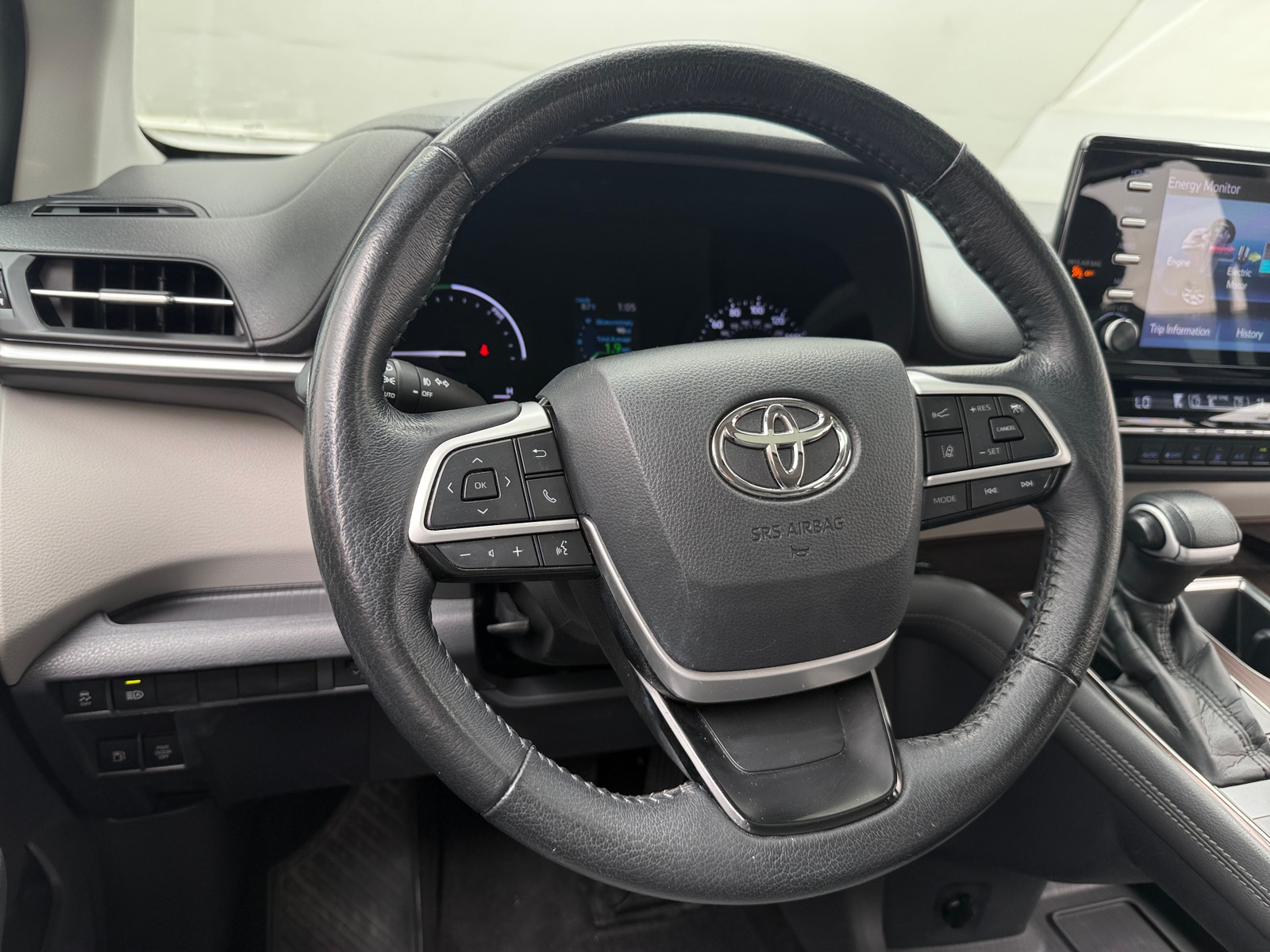 Thumbnail: 2021 Toyota Sienna - 4
