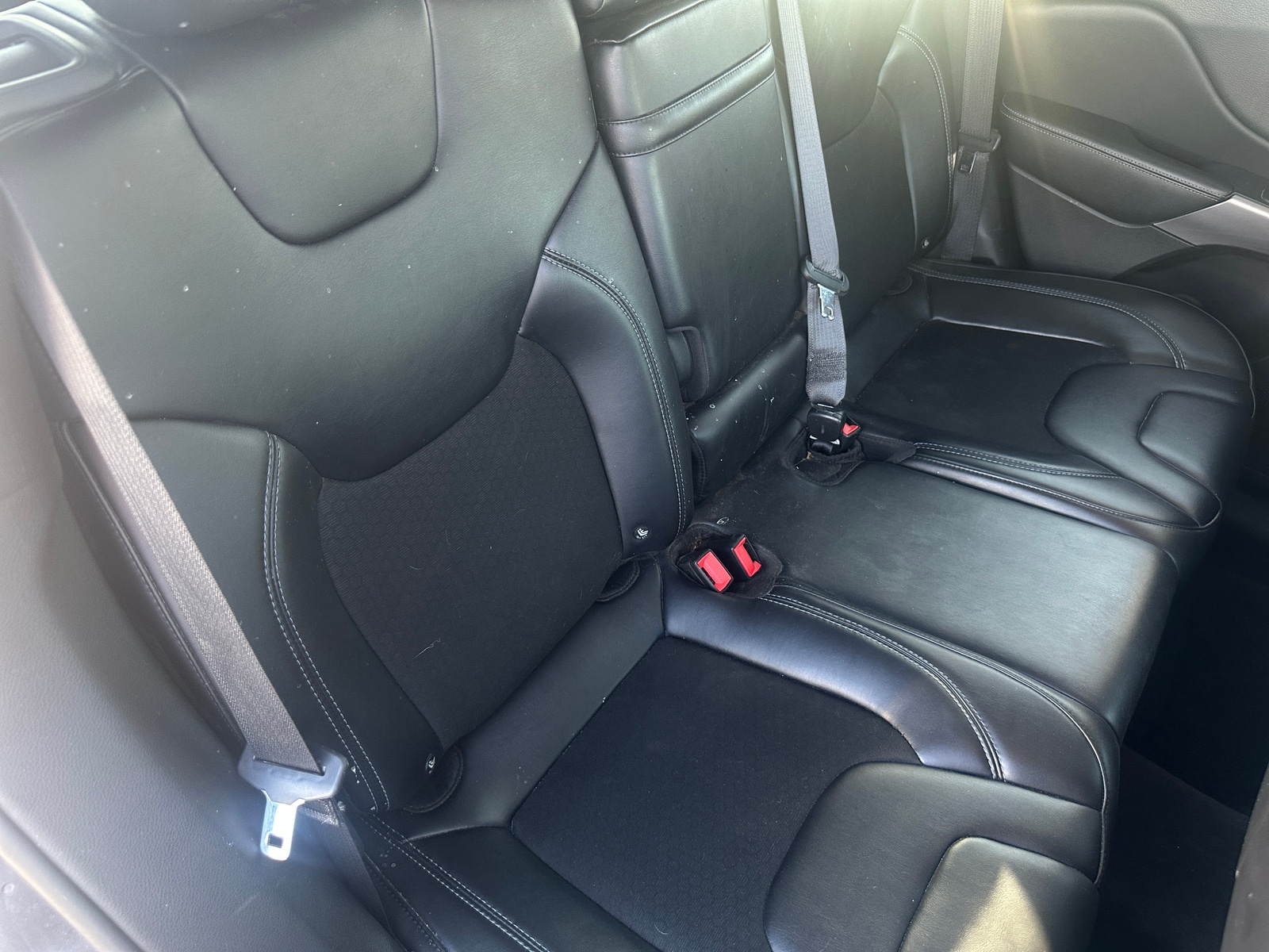 Thumbnail: 2019 Jeep Cherokee - 6