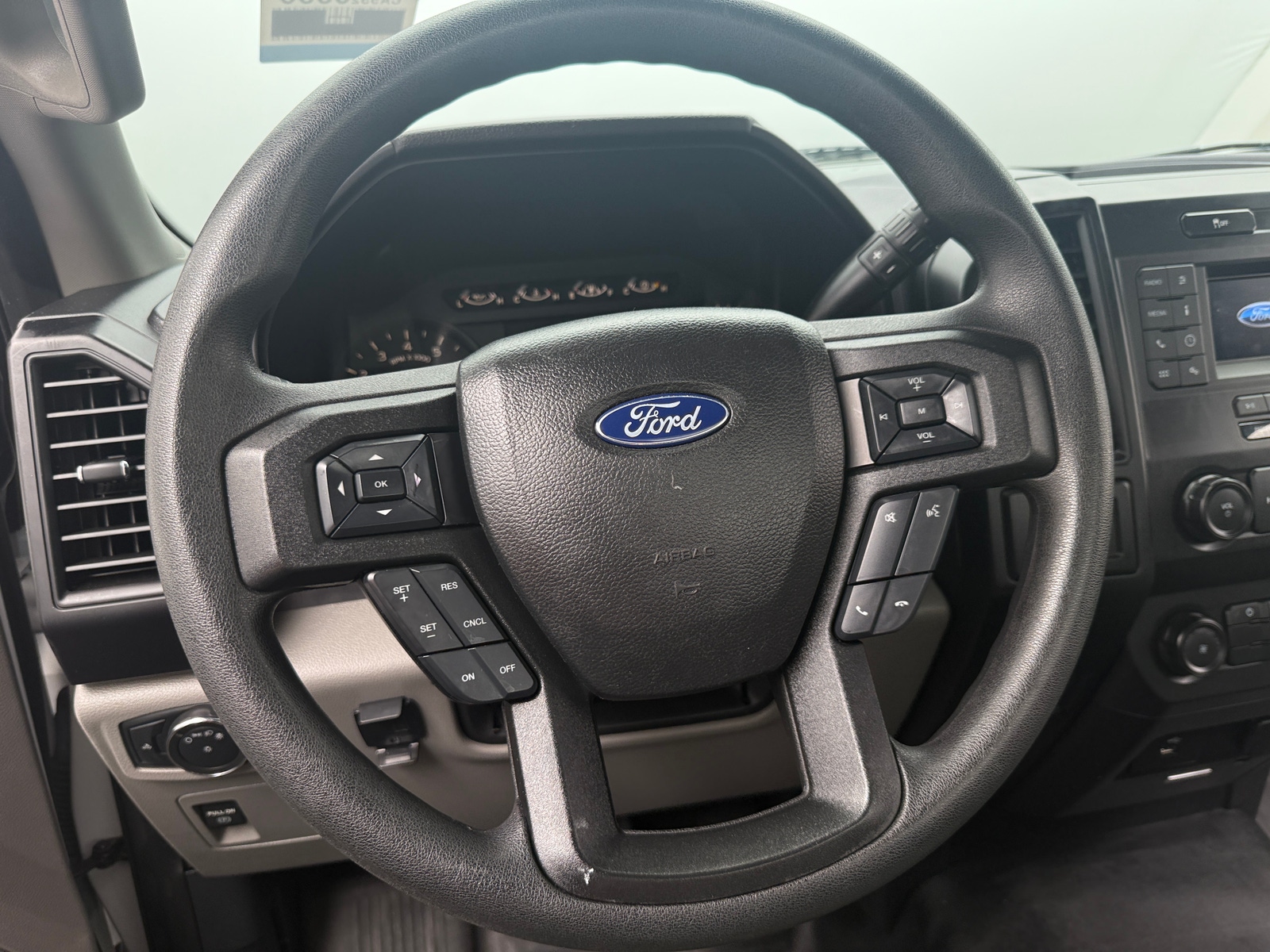 Thumbnail: 2018 Ford Econoline - 5