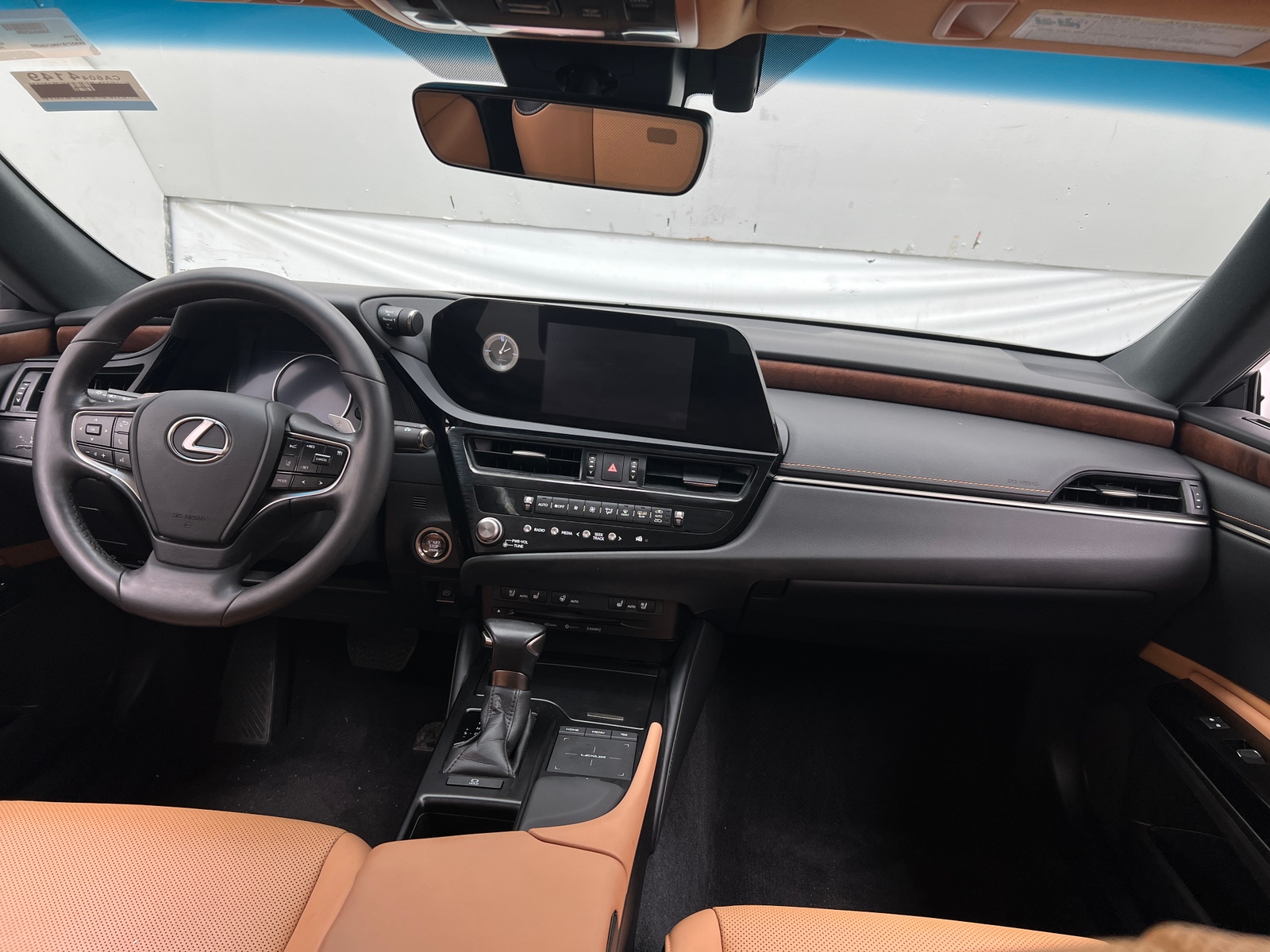 Thumbnail: 2022 Lexus ES - 3