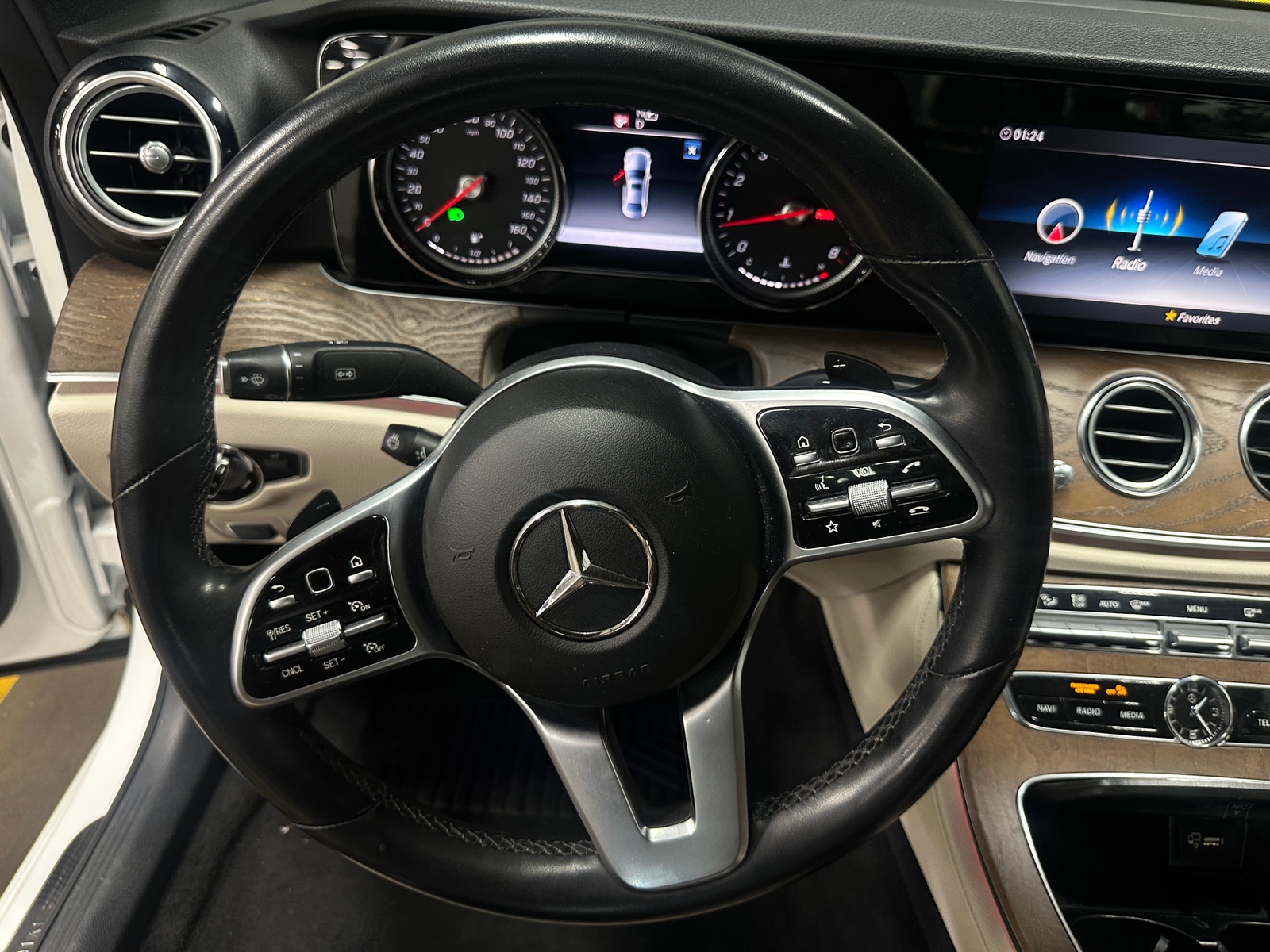 Thumbnail: 2019 Mercedes-Benz E-Class - 4