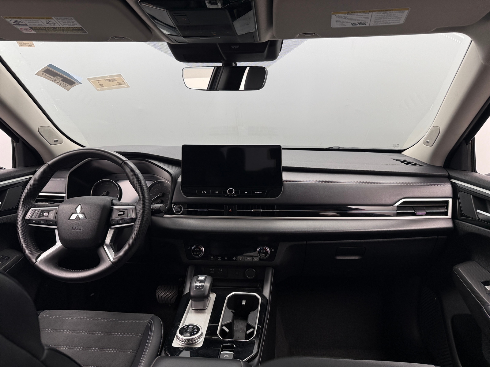 Thumbnail: 2025 Mitsubishi Outlander - 3