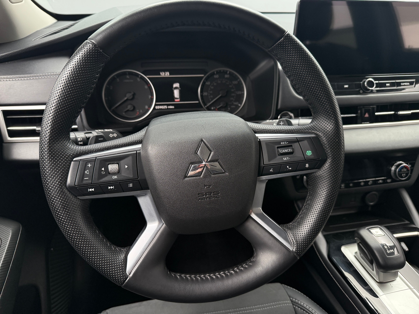 Thumbnail: 2025 Mitsubishi Outlander - 5