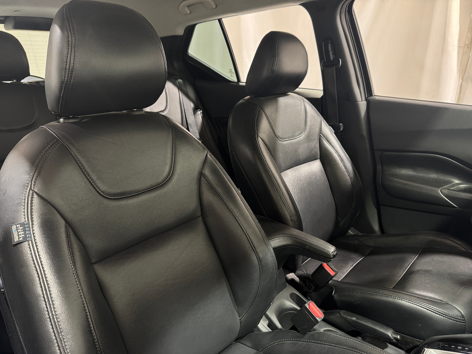Thumbnail: 2020 Nissan Kicks - 2