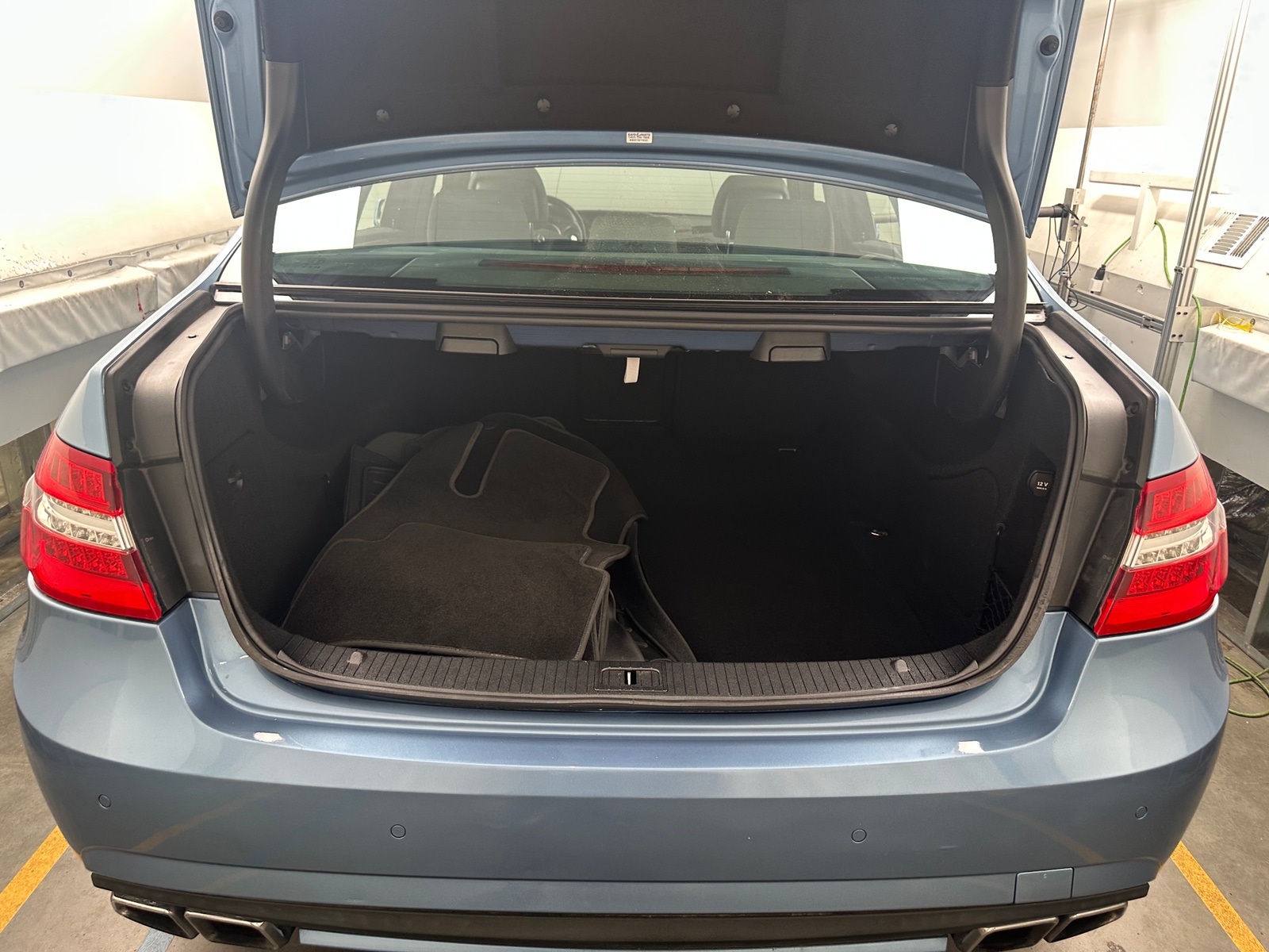 Thumbnail: 2011 Mercedes-Benz E-Class - 6