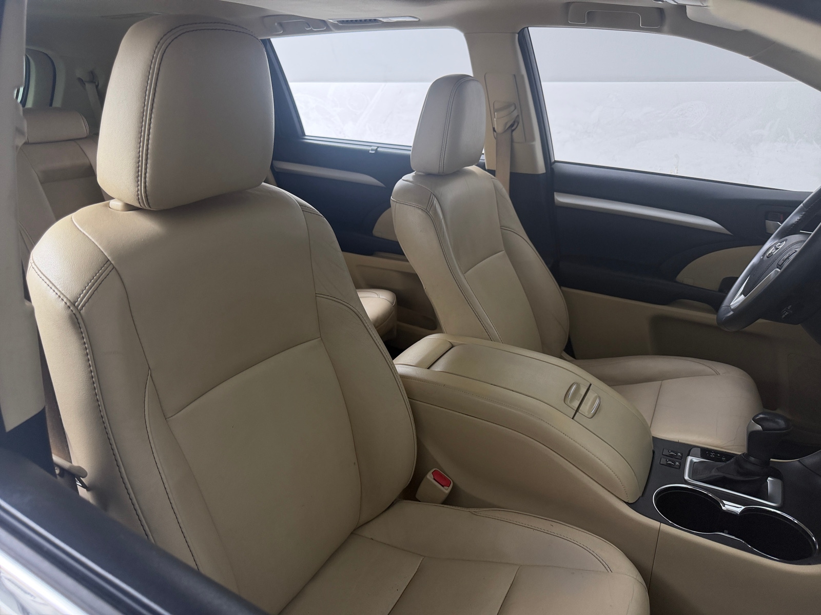 Thumbnail: 2016 Toyota Highlander - 2