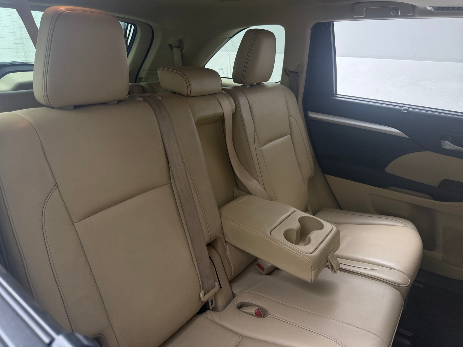 Thumbnail: 2016 Toyota Highlander - 6