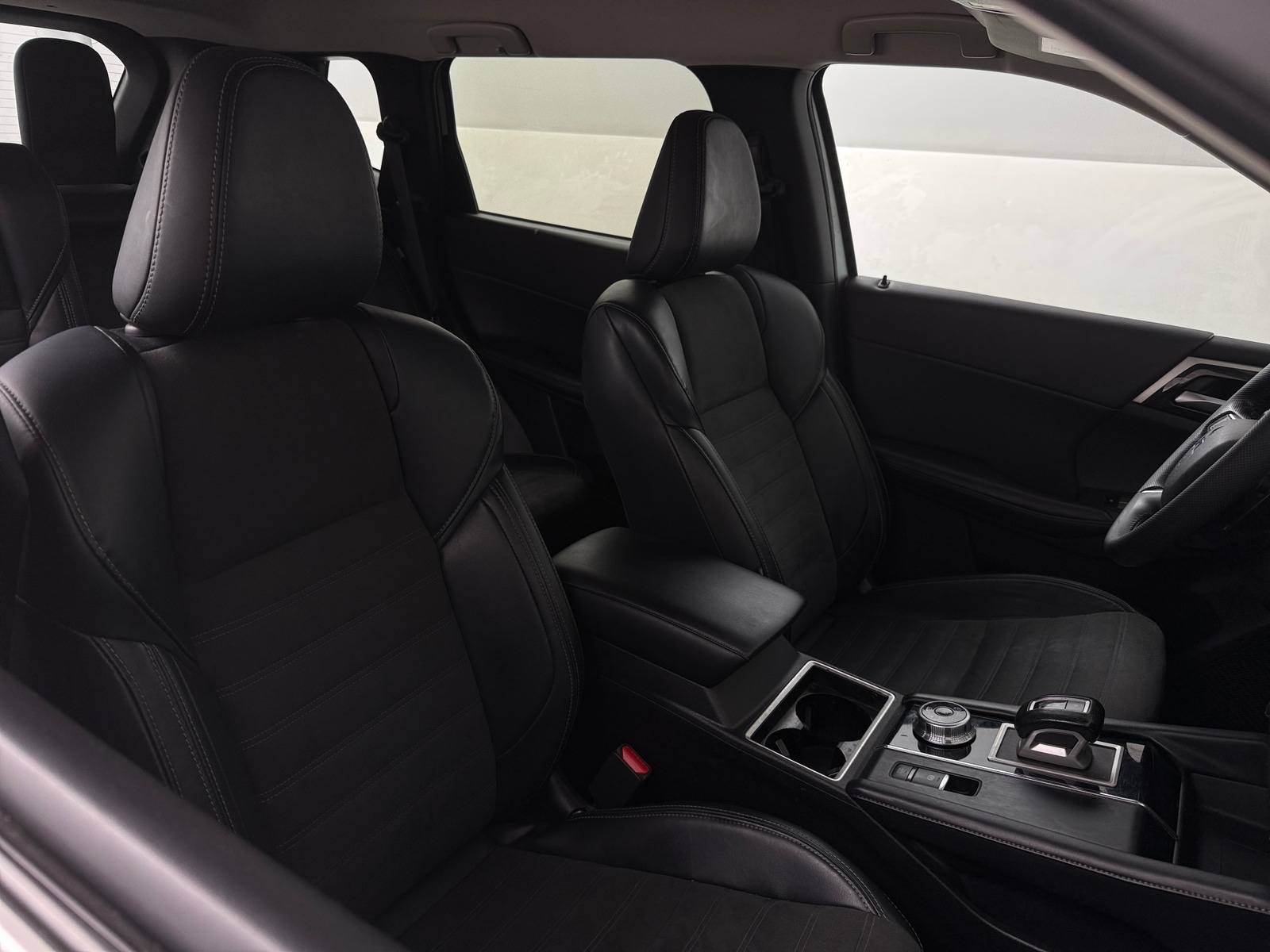 Thumbnail: 2024 Mitsubishi Outlander - 2