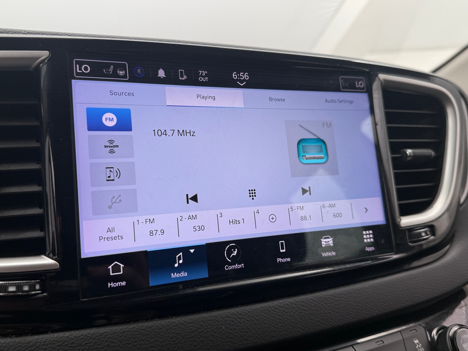 Thumbnail: 2024 Chrysler Pacifica - 3