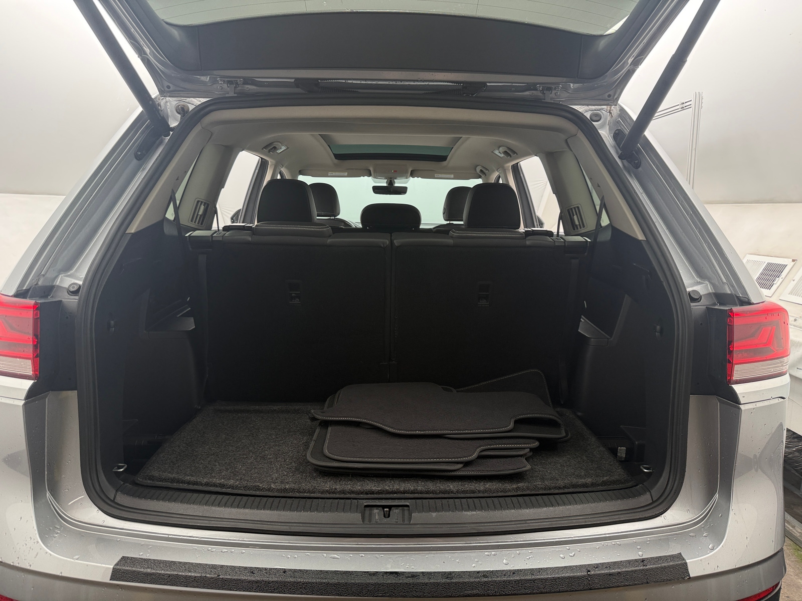 Thumbnail: 2023 Volkswagen Atlas - 6