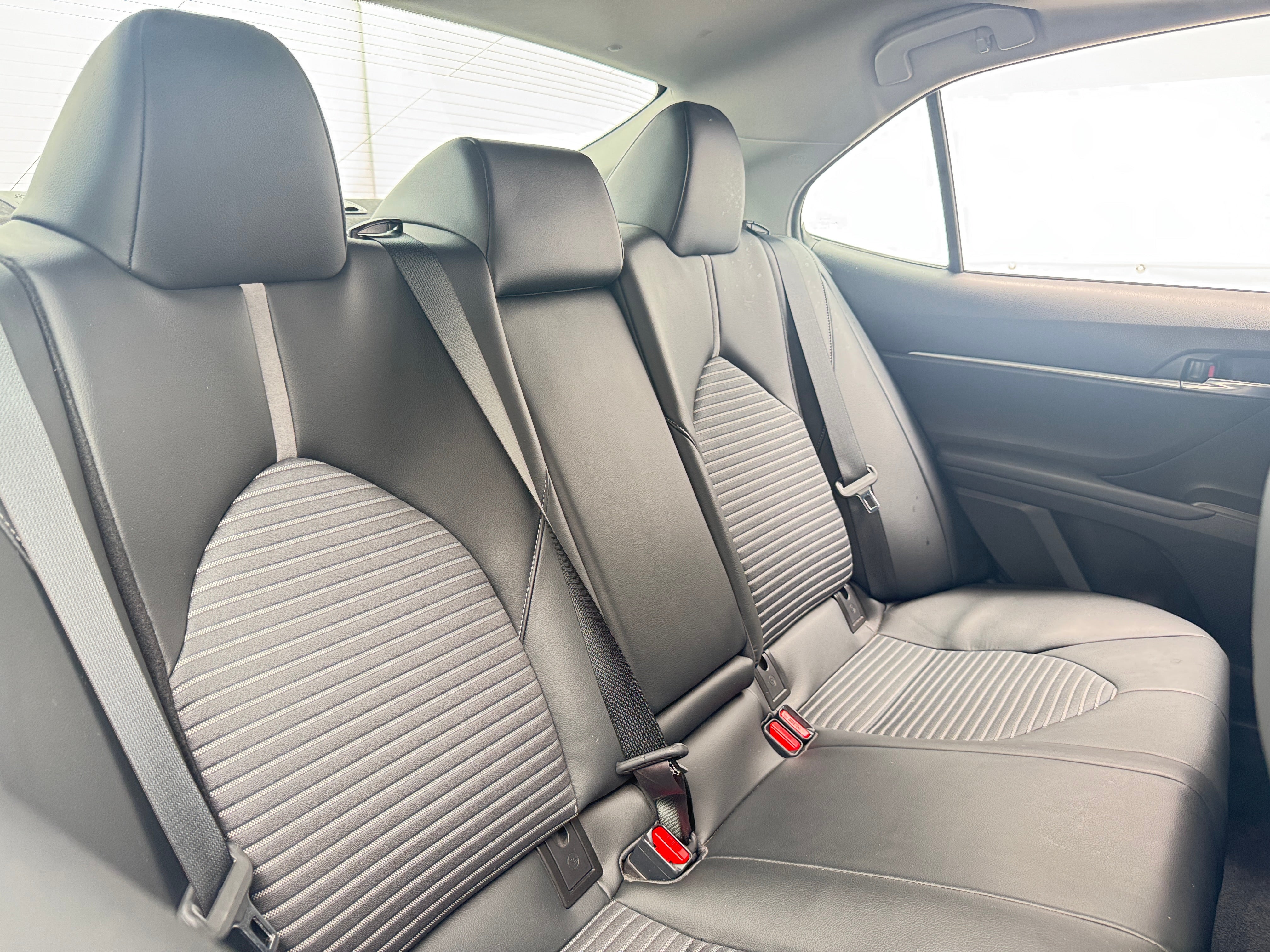 2022 Toyota Camry SE - Photo 7
