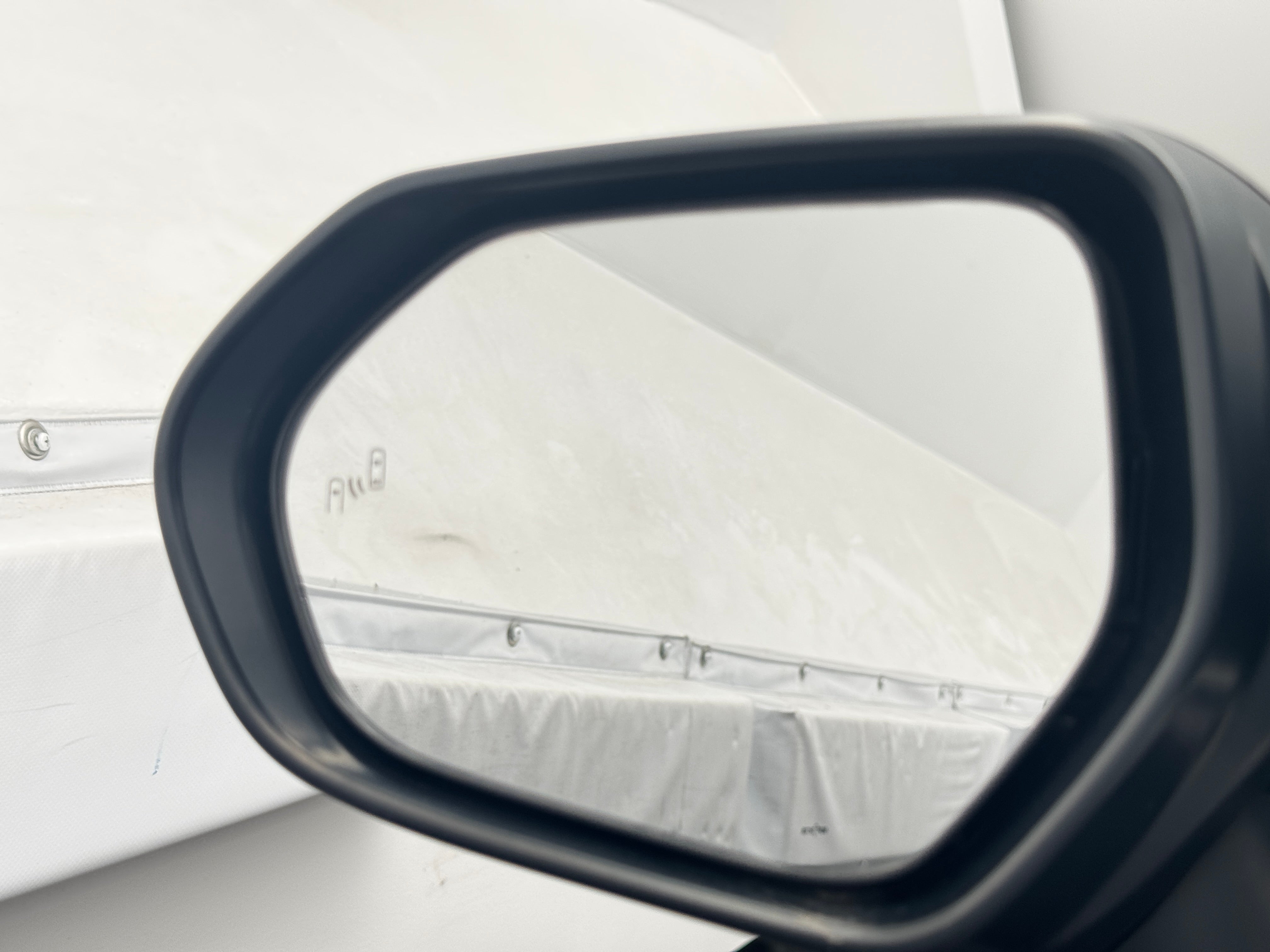 2022 Toyota Camry SE - Photo 16