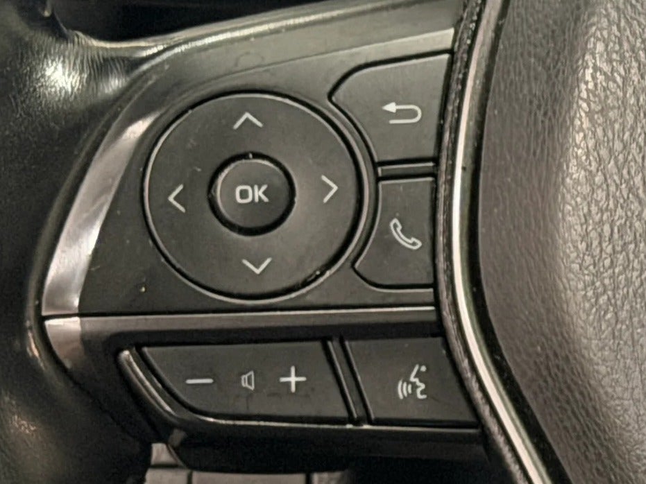 2022 Toyota Camry SE - Photo 18