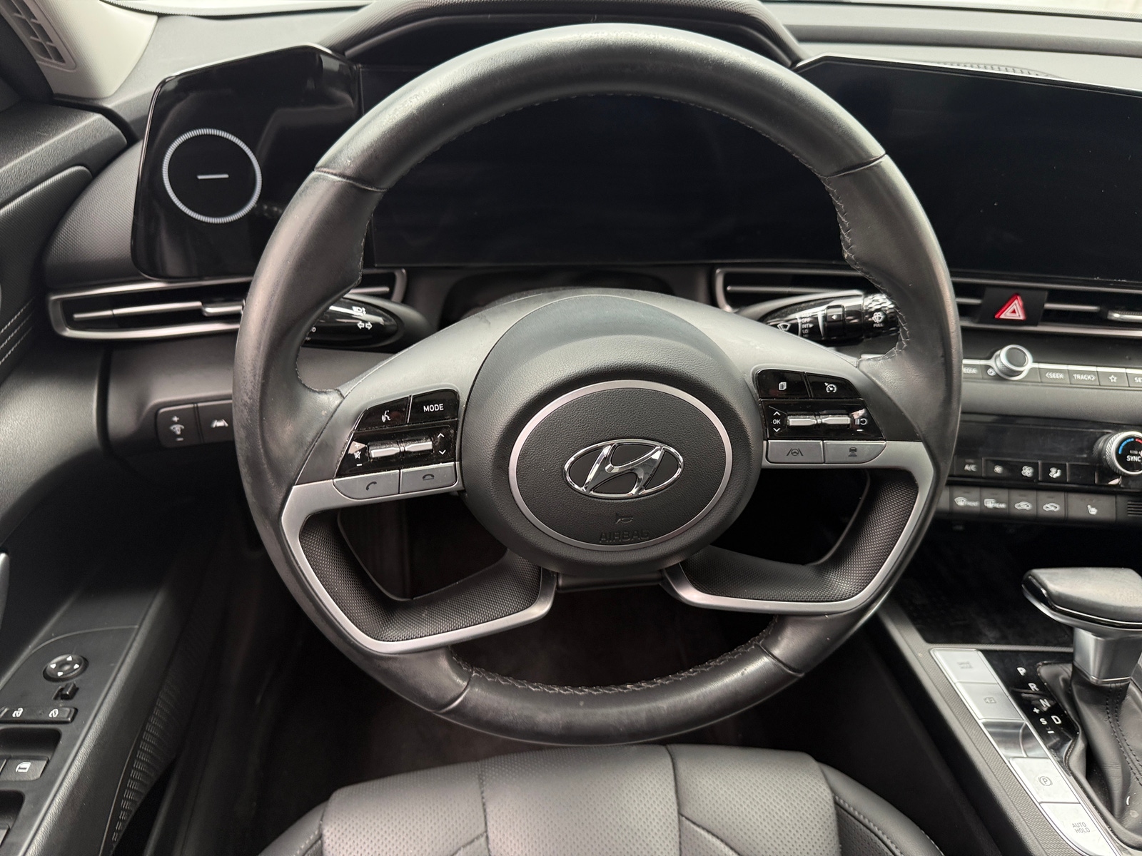 Thumbnail: 2023 Hyundai Elantra - 4
