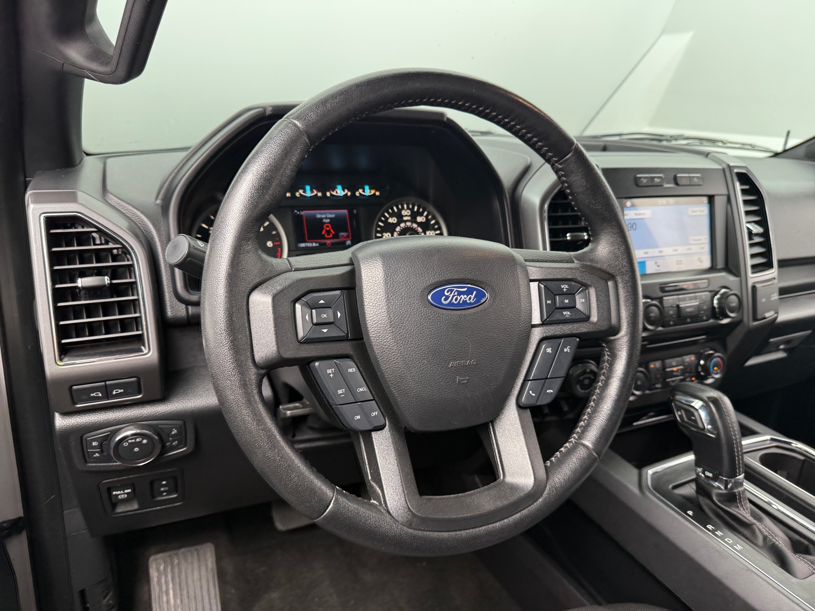 Thumbnail: 2018 Ford Econoline - 5