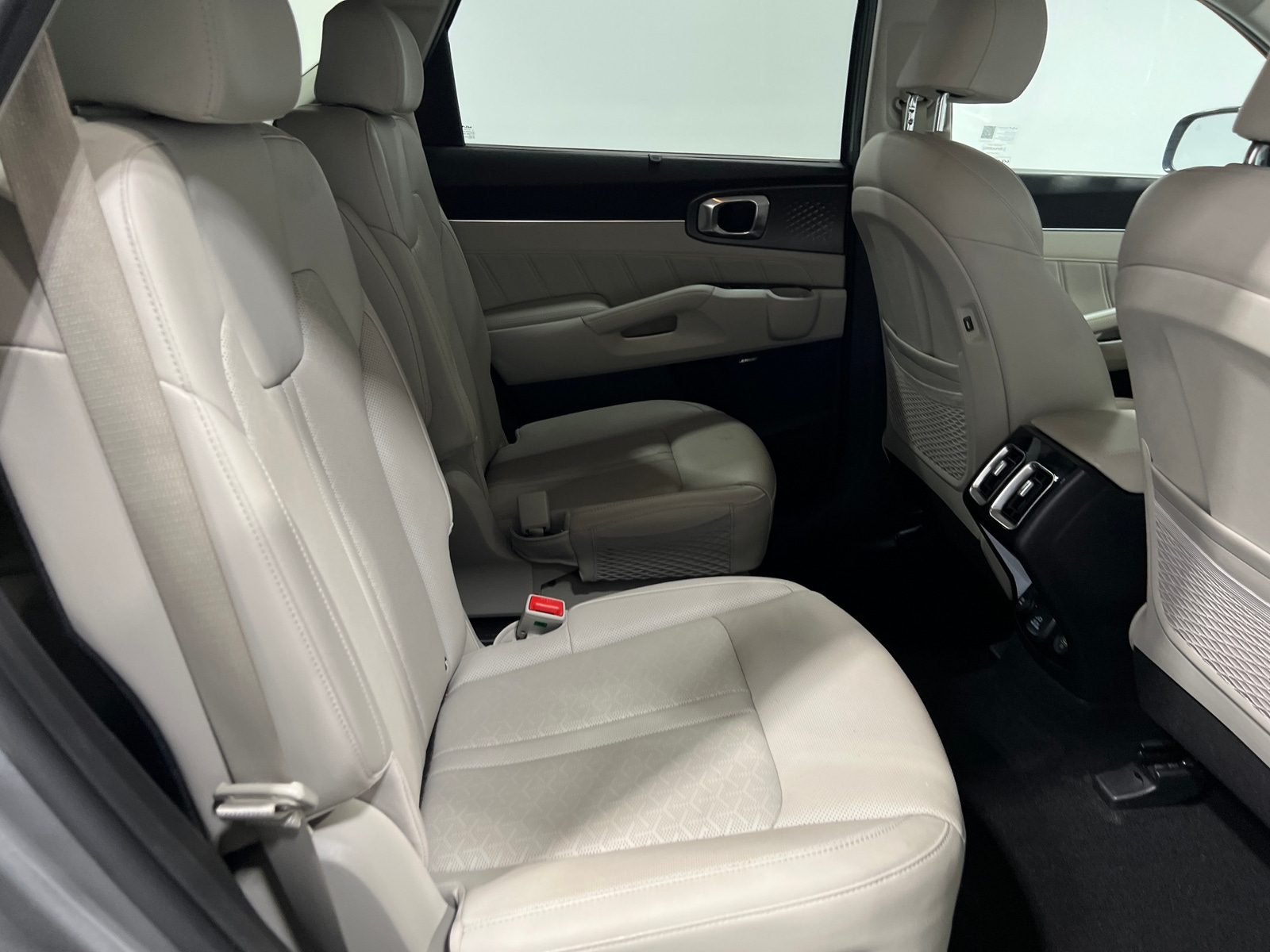 Thumbnail: 2023 Kia Sorento - 5