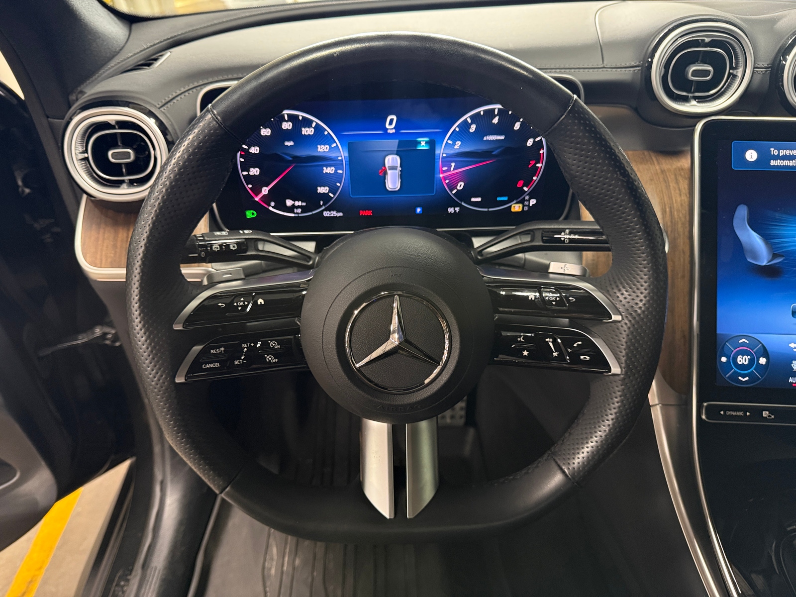 Thumbnail: 2025 Mercedes-Benz GLC - 4