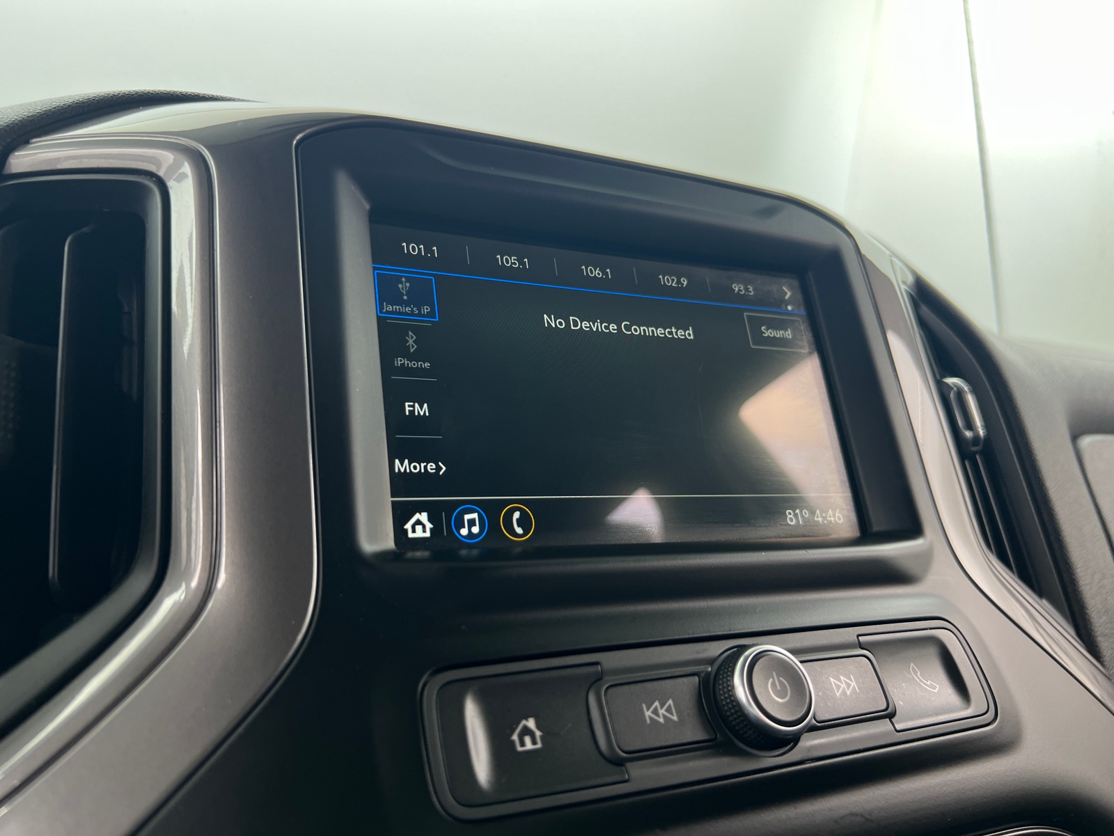 Thumbnail: 2019 Chevrolet Silverado 1500 - 4