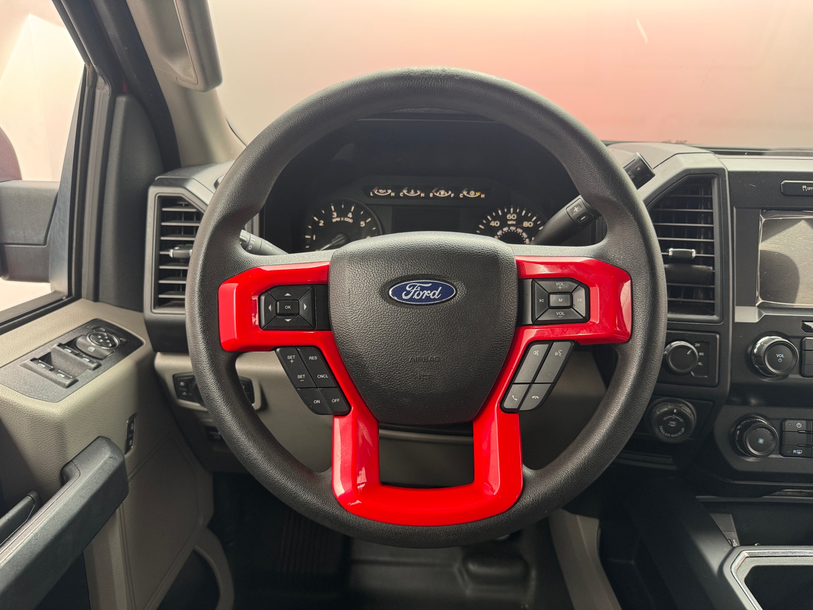 Thumbnail: 2019 Ford Econoline - 5