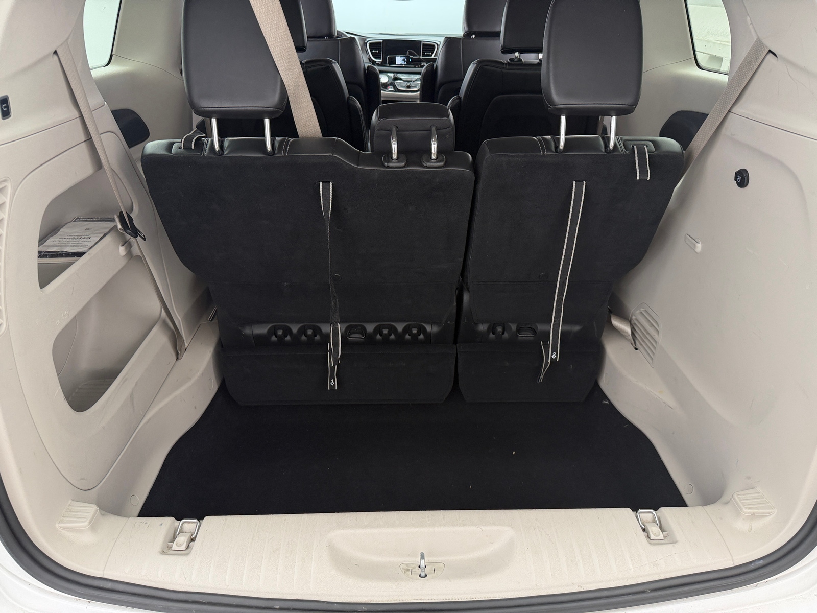 Thumbnail: 2024 Chrysler Pacifica - 6