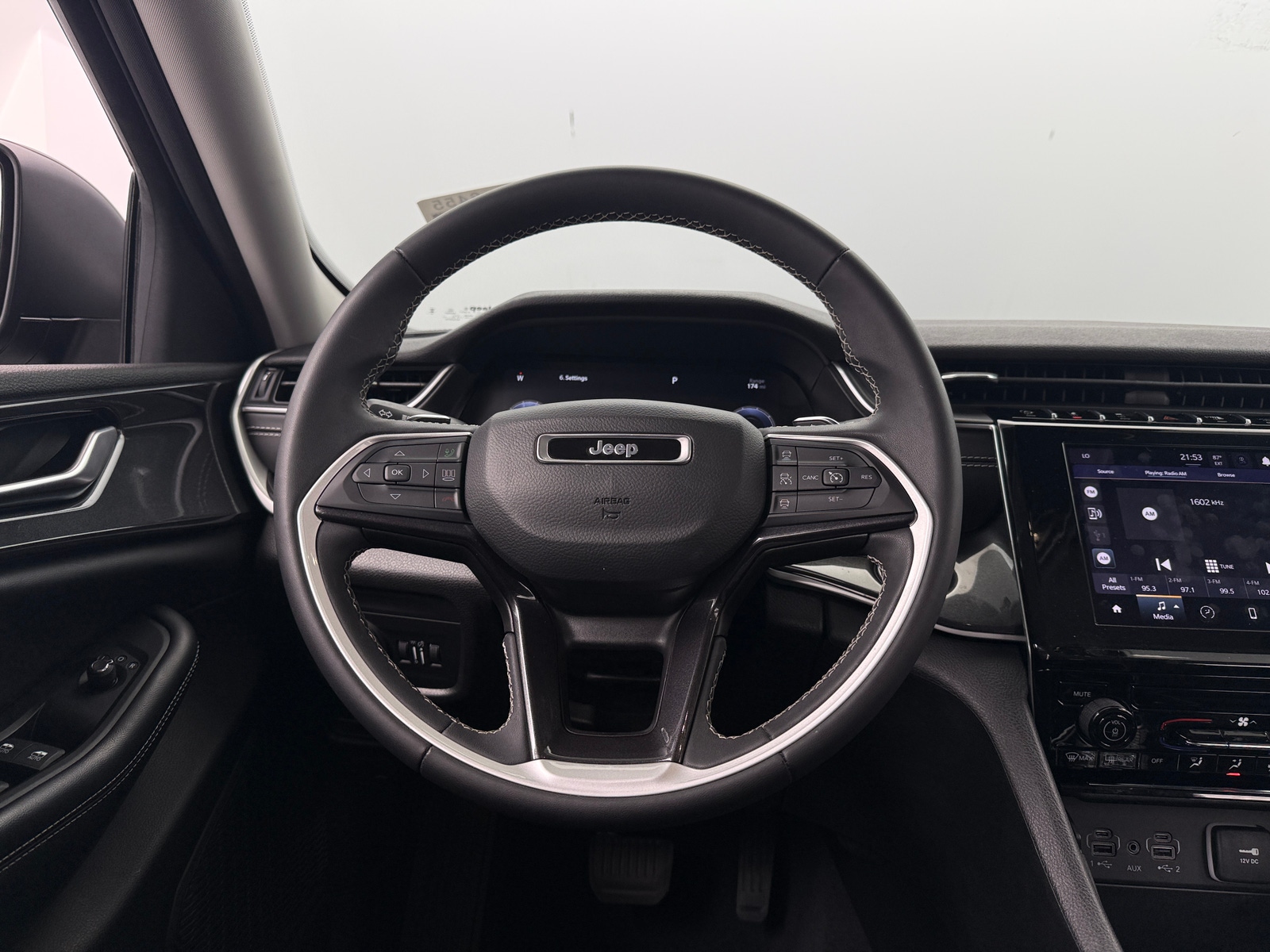Thumbnail: 2023 Jeep Grand Cherokee - 5