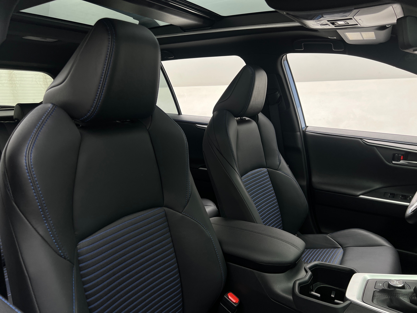 Thumbnail: 2024 Toyota RAV4 - 2