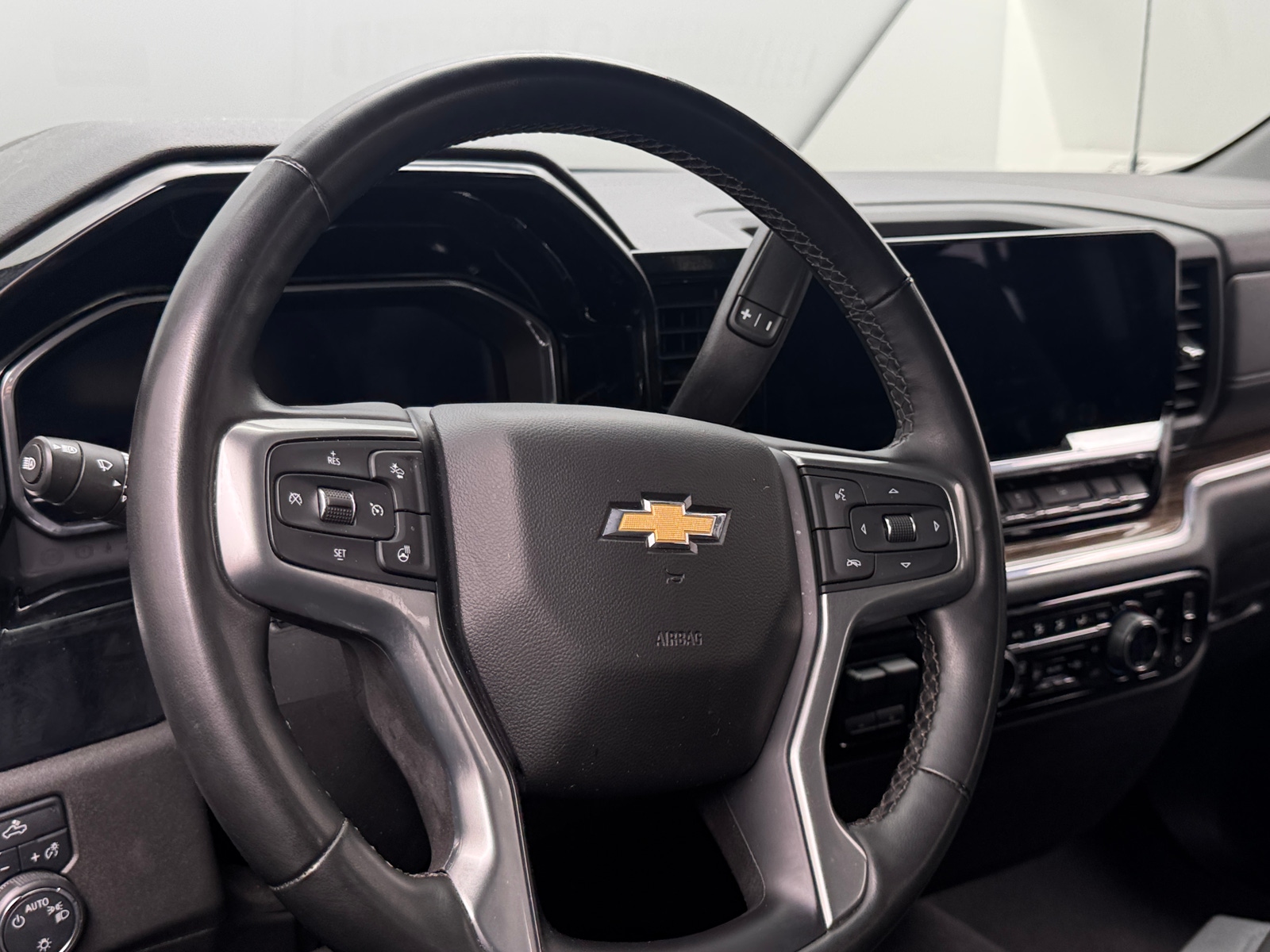 Thumbnail: 2023 Chevrolet Silverado 1500 - 5