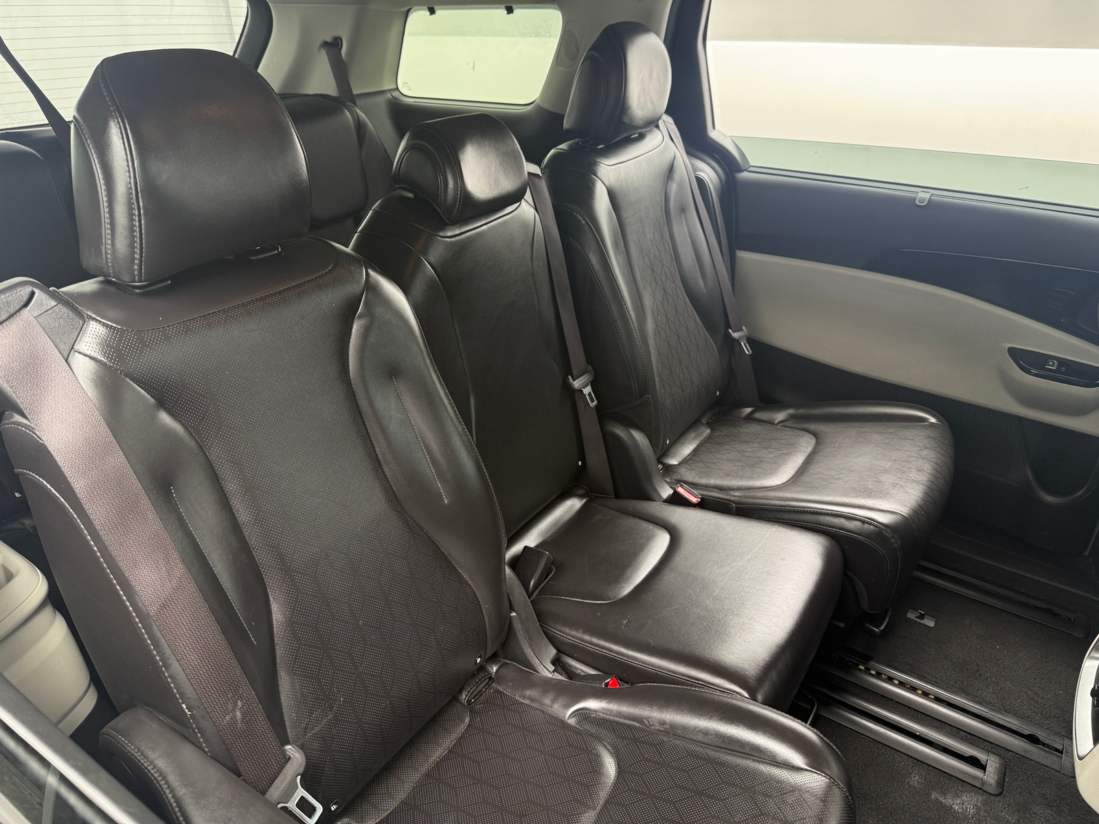 Thumbnail: 2022 Kia Carnival - 5