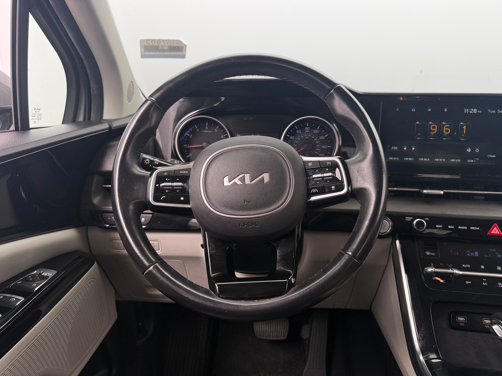 Thumbnail: 2022 Kia Carnival - 4