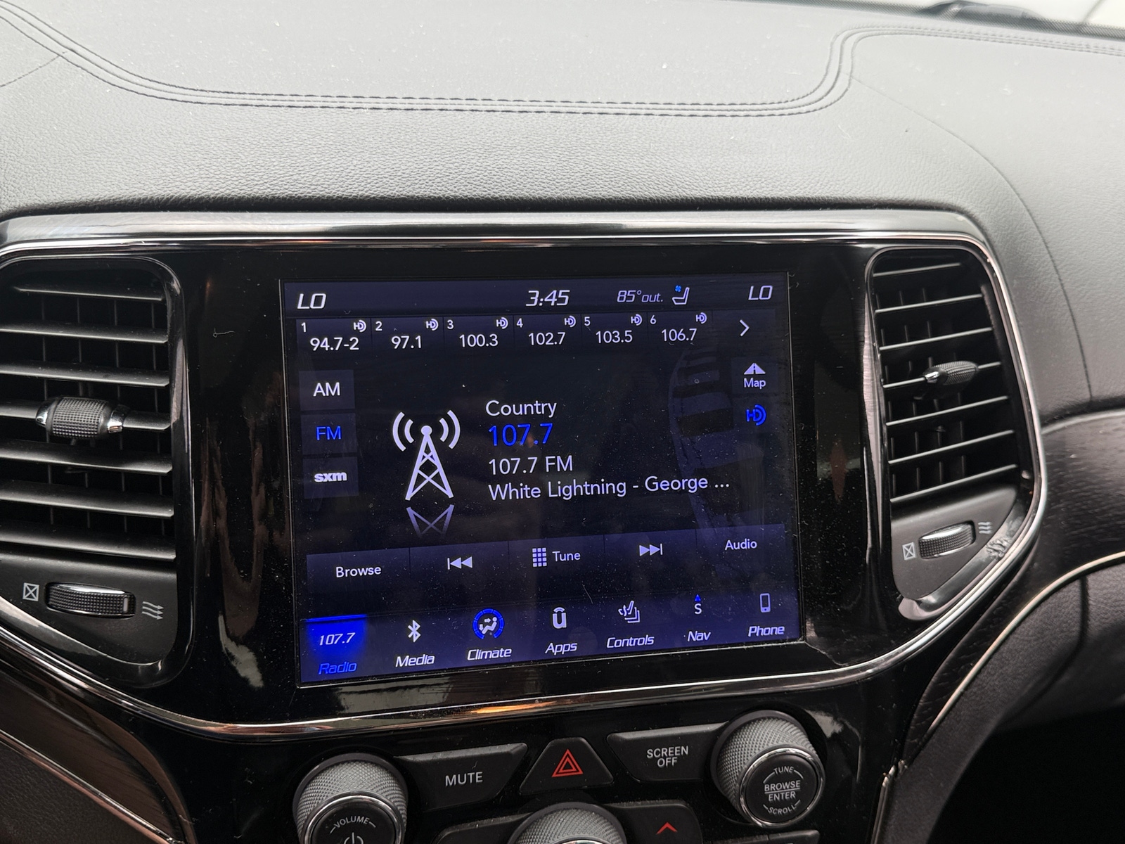 Thumbnail: 2019 Jeep Grand Cherokee - 3
