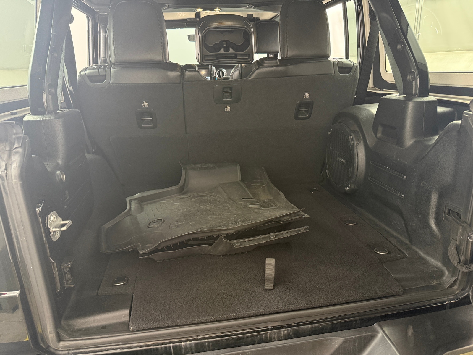 Thumbnail: 2021 Jeep Wrangler - 6
