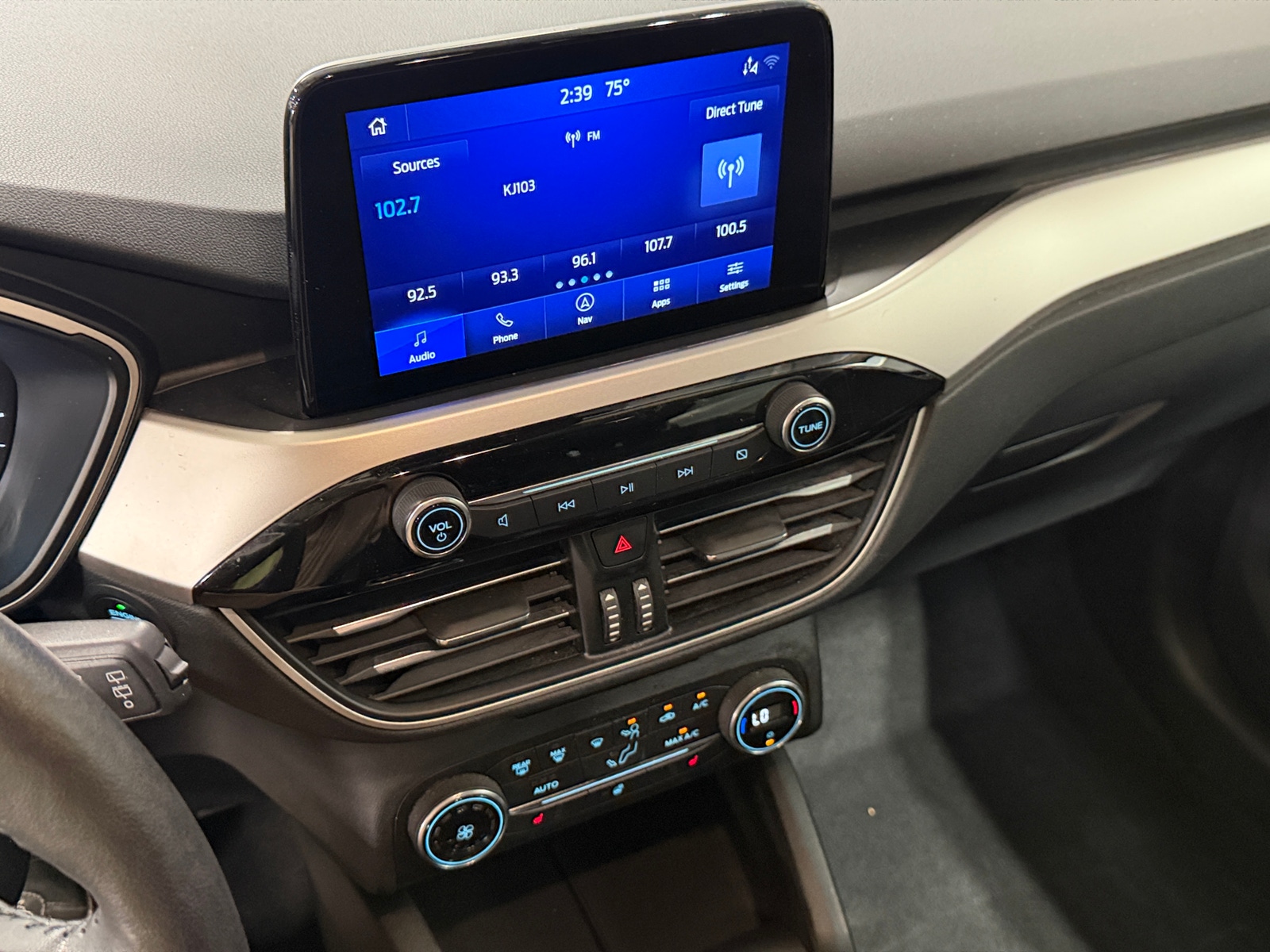 Thumbnail: 2020 Ford Escape - 3