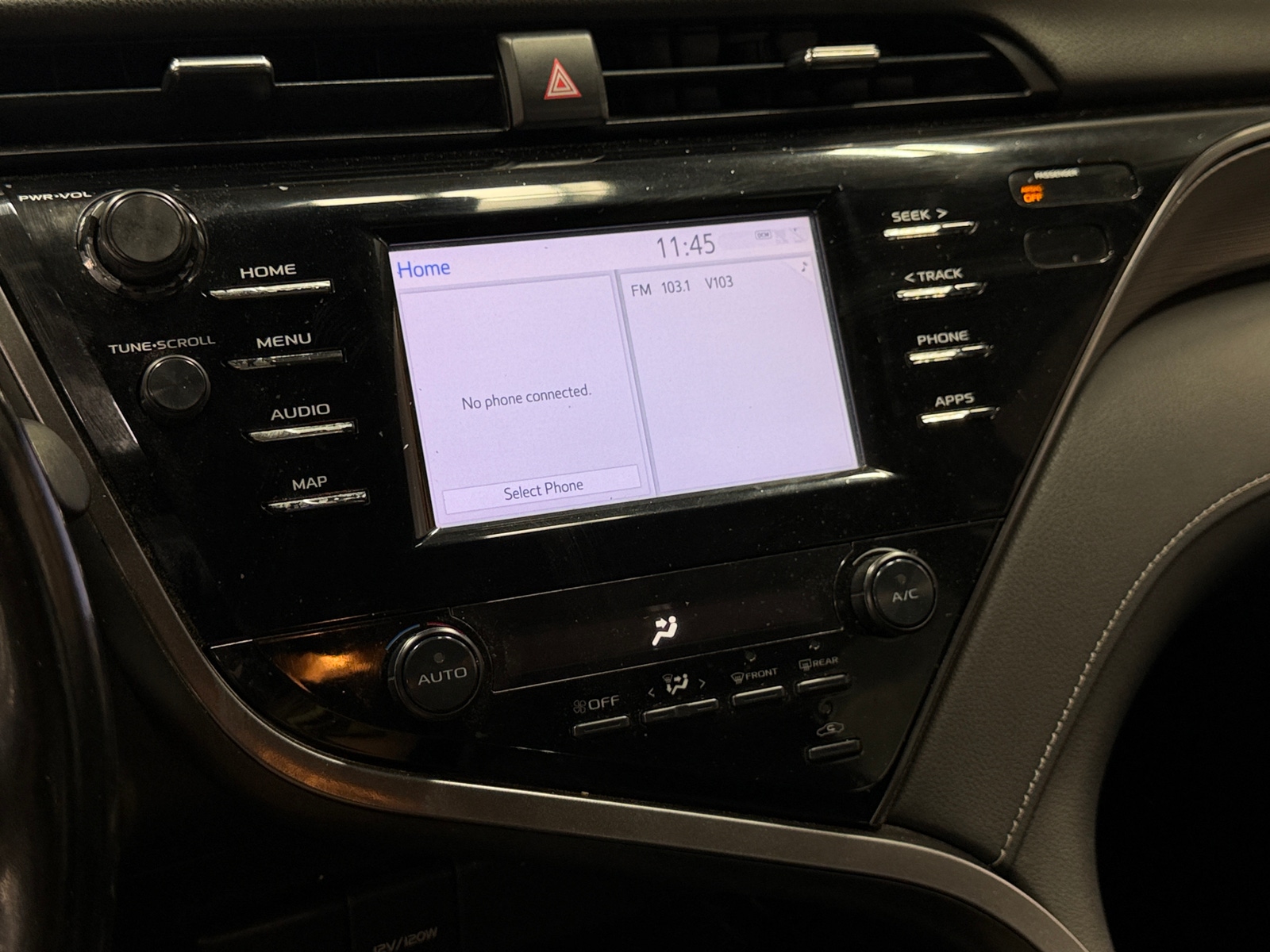 Thumbnail: 2019 Toyota Camry - 4