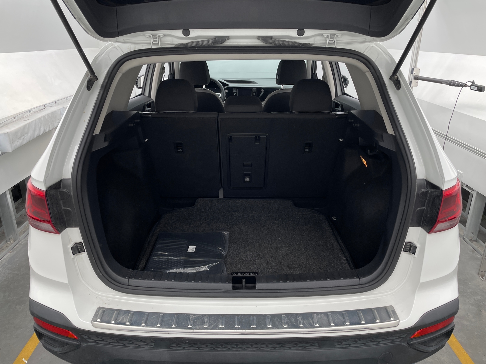 Thumbnail: 2023 Volkswagen Taos - 7