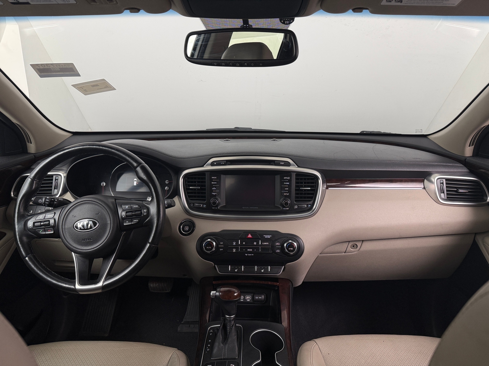 Thumbnail: 2017 Kia Sorento - 2