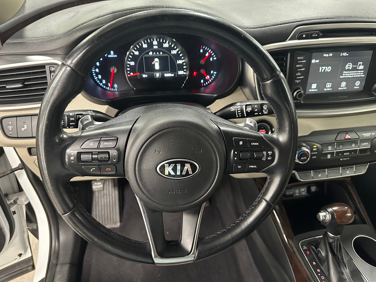 Thumbnail: 2017 Kia Sorento - 4