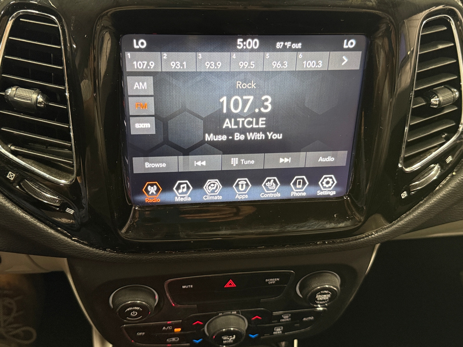 Thumbnail: 2020 Jeep Compass - 3