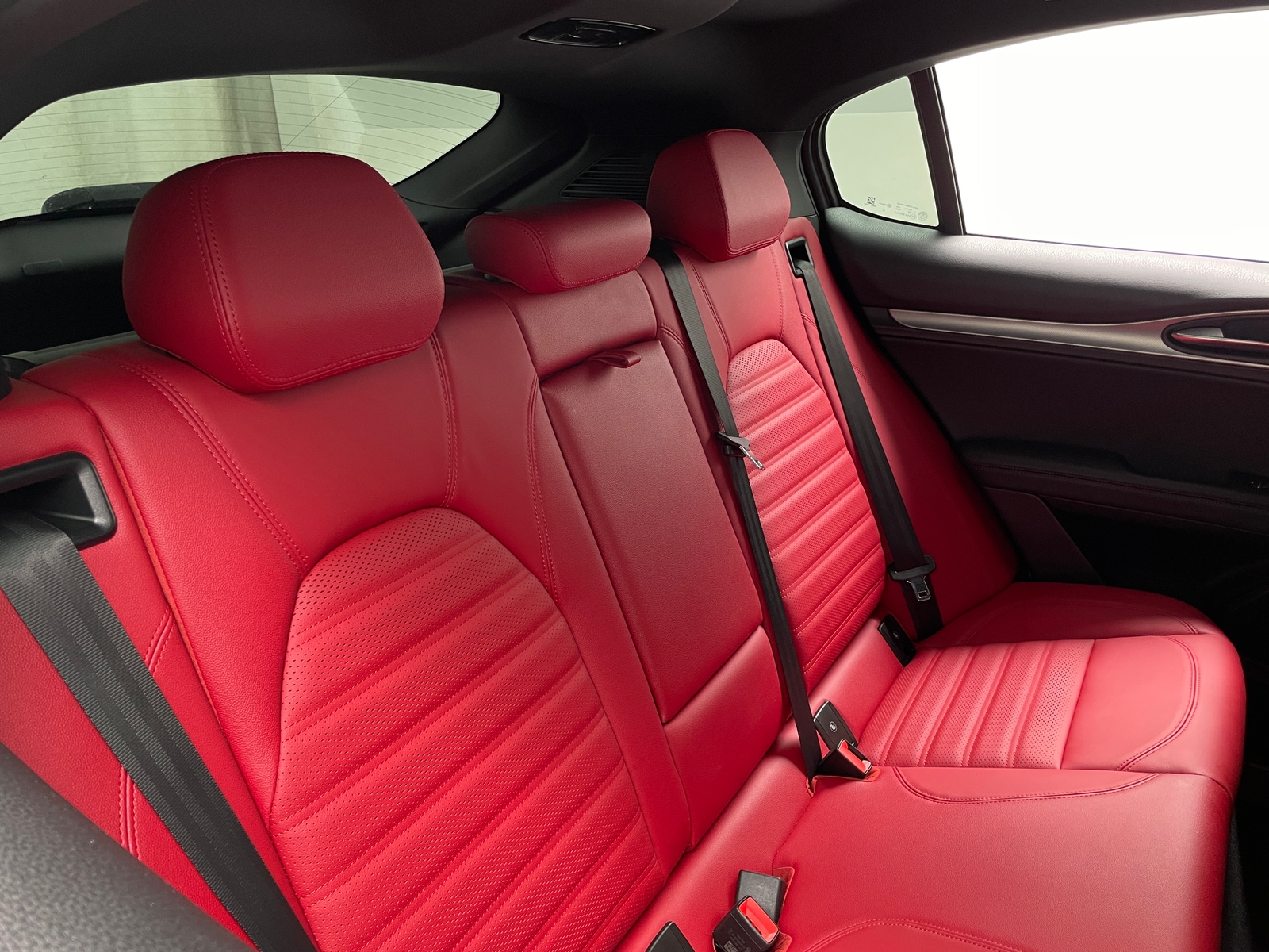Thumbnail: 2024 Alfa Romeo Stelvio - 5
