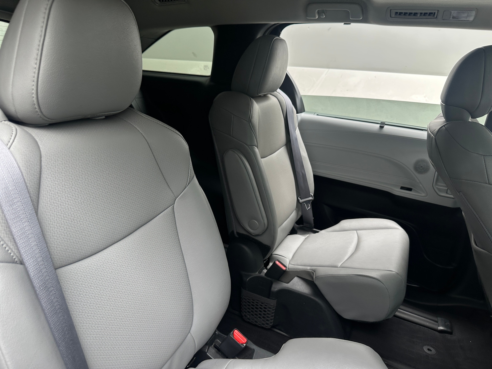 Thumbnail: 2025 Toyota Sienna - 6