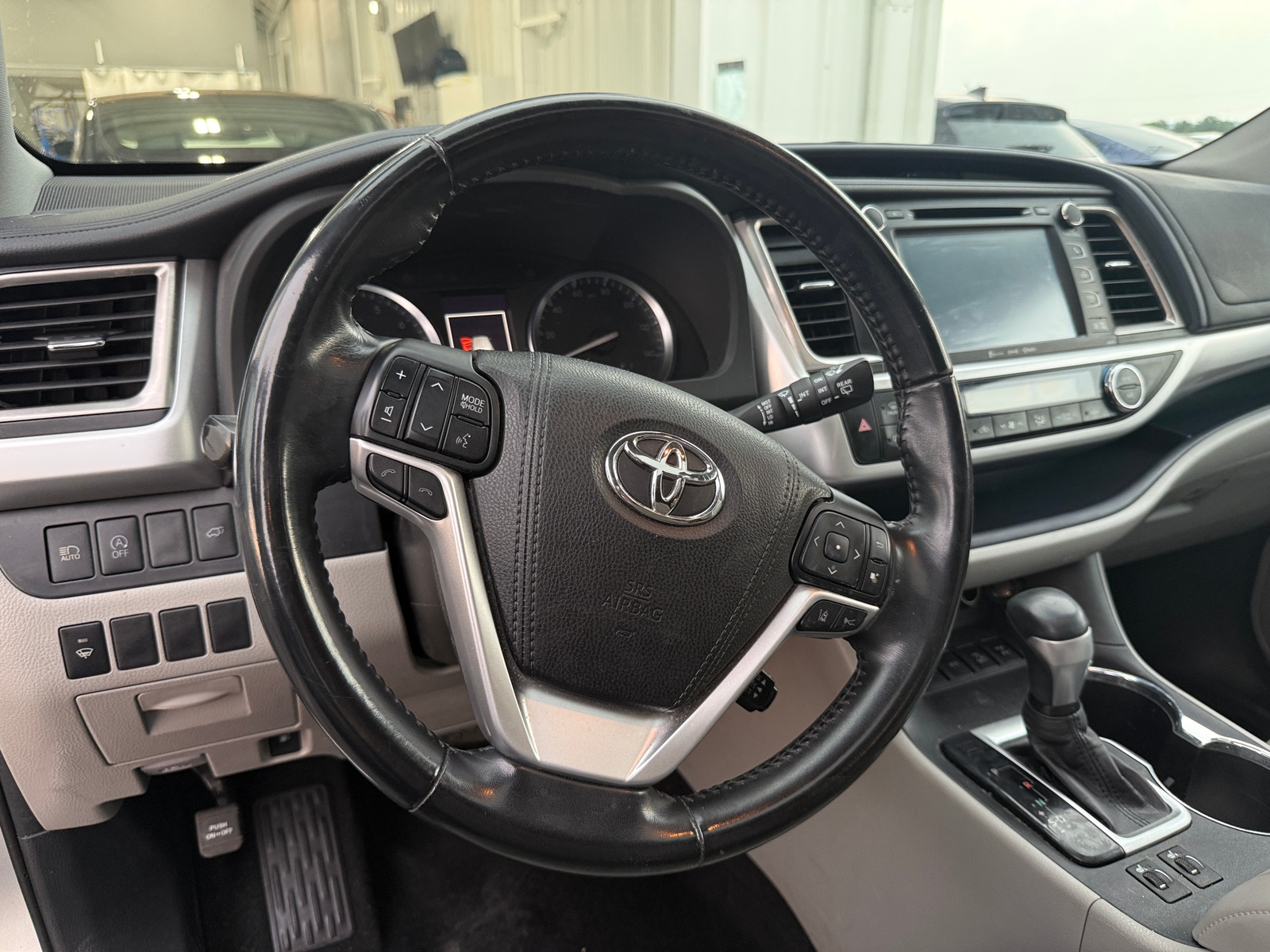 Thumbnail: 2018 Toyota Highlander - 4