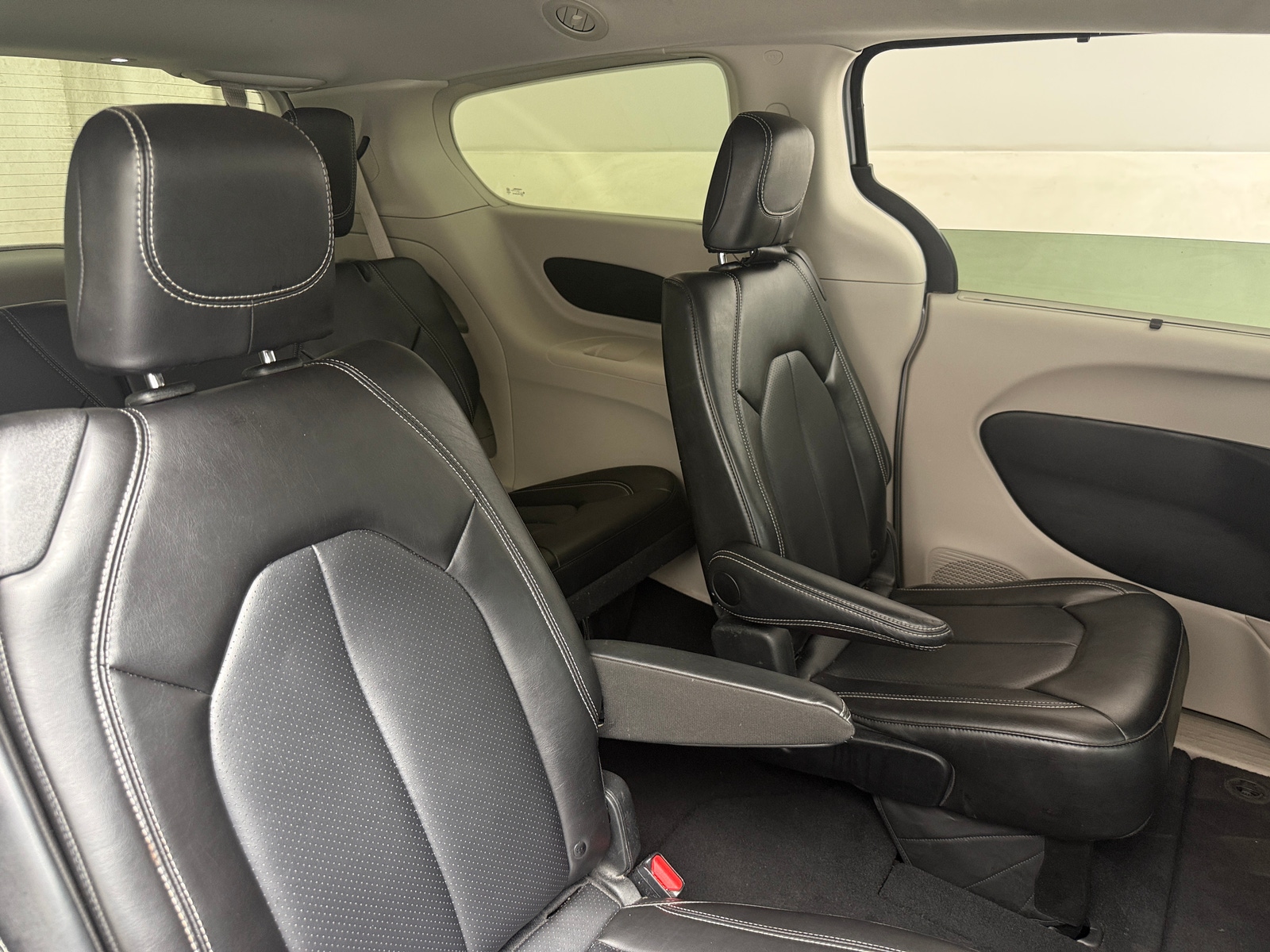 Thumbnail: 2024 Chrysler Pacifica - 5